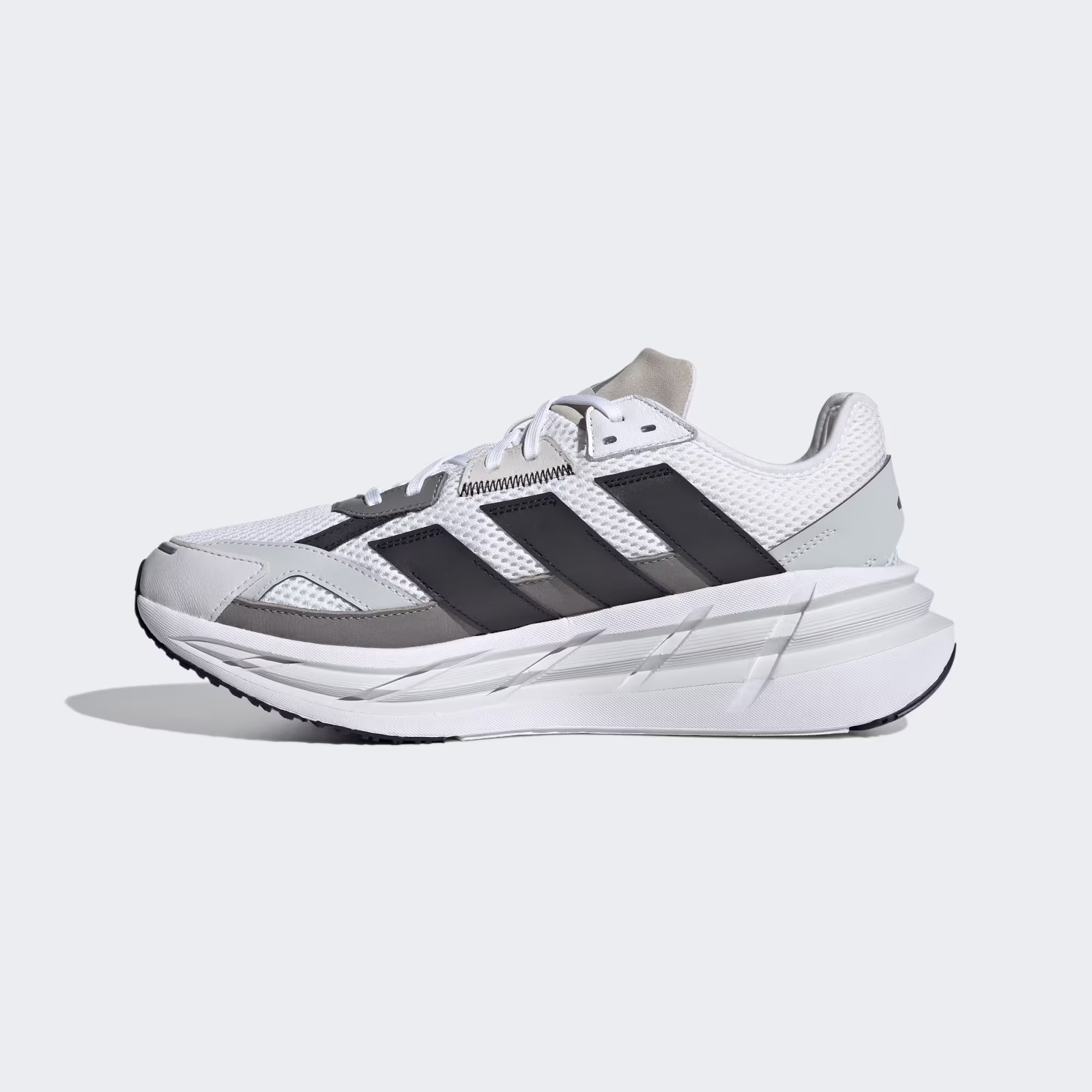 Adidas მამაკაცის სპორტული ფეხსაცმელი