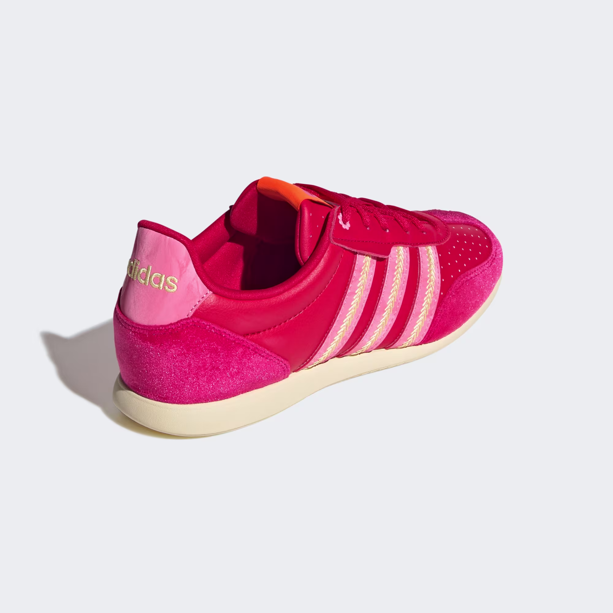 Adidas ქალის სპორტული ფეხსაცმელი