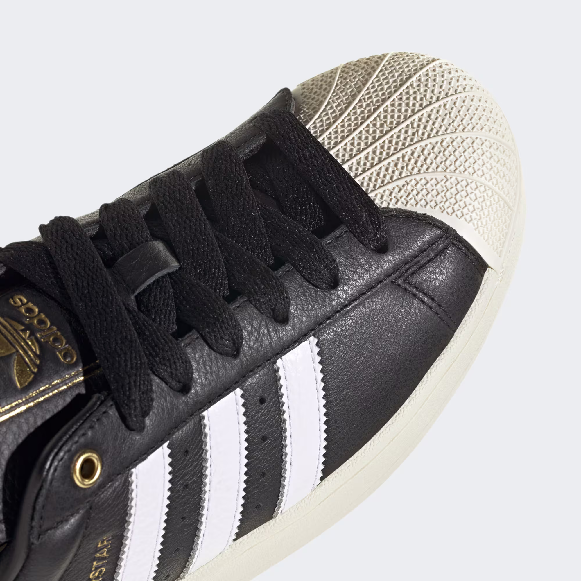 Adidas მამაკაცის სპორტული ფეხსაცმელი