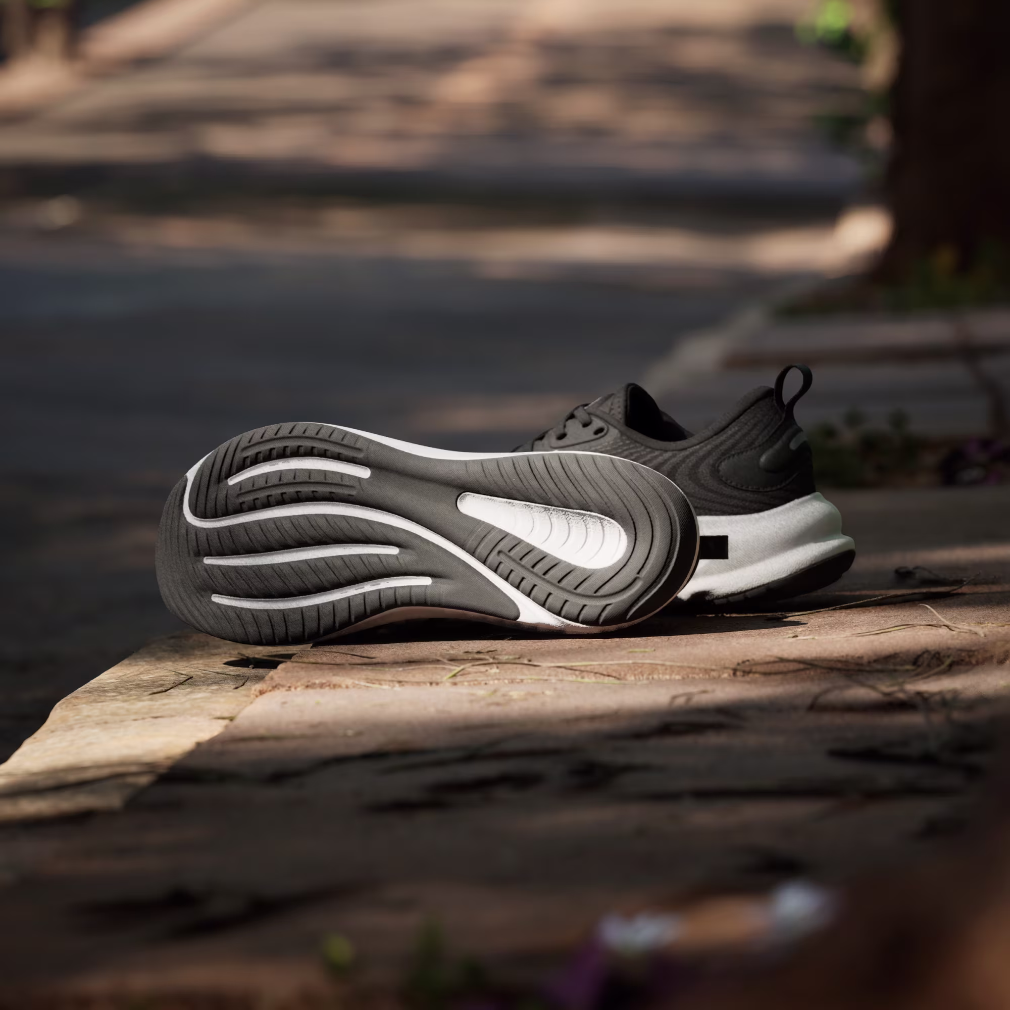 Adidas მამაკაცის სპორტული ფეხსაცმელი