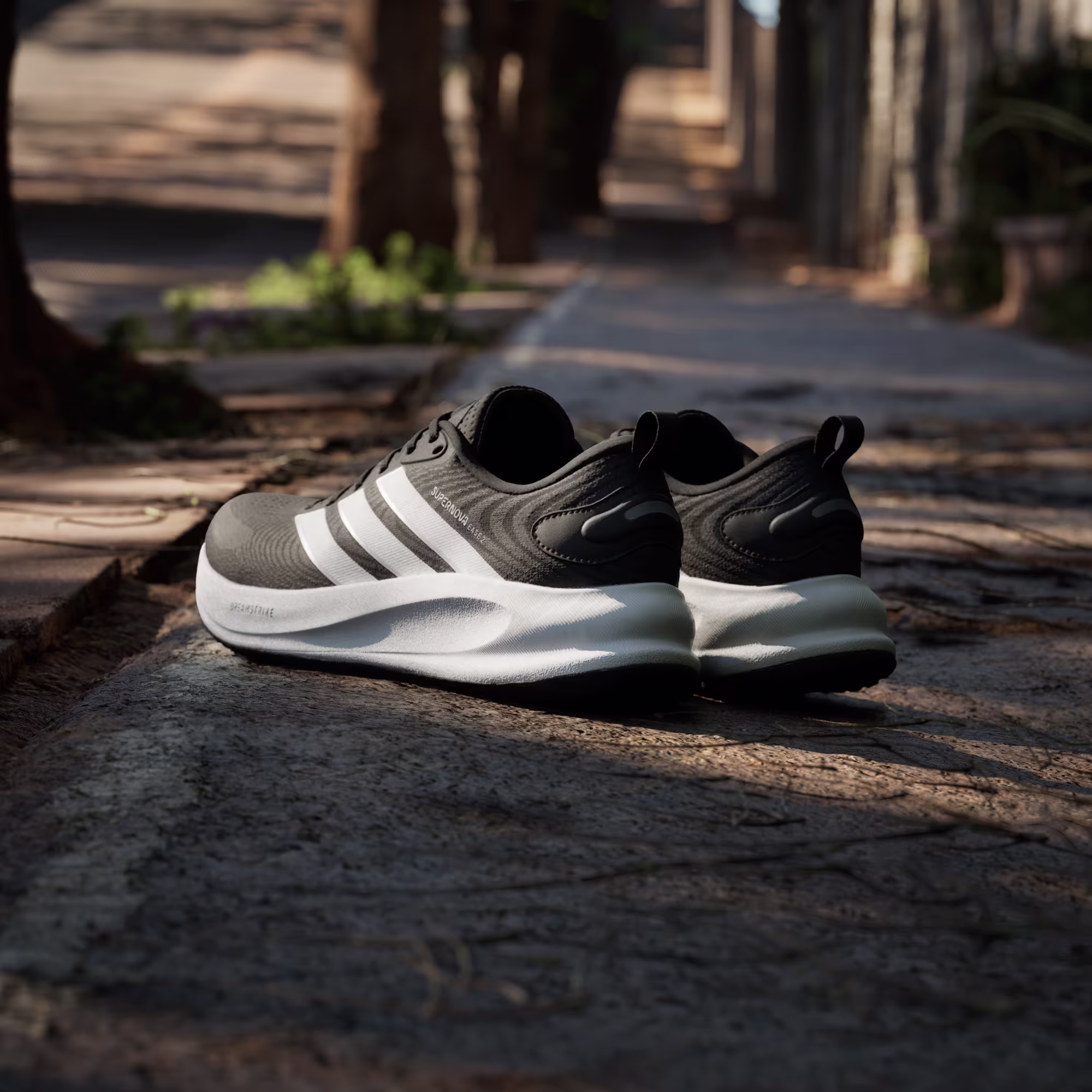 Adidas მამაკაცის სპორტული ფეხსაცმელი