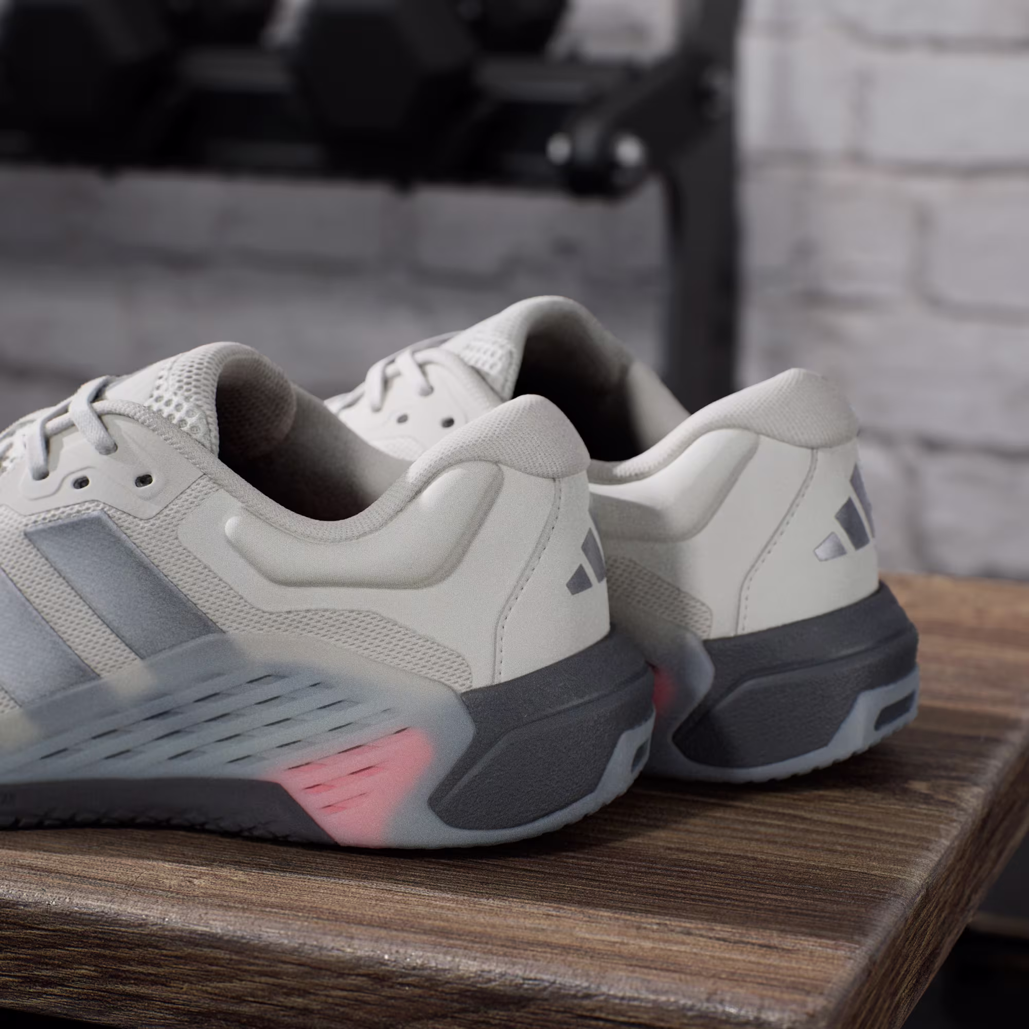 Adidas მამაკაცის სპორტული ფეხსაცმელი