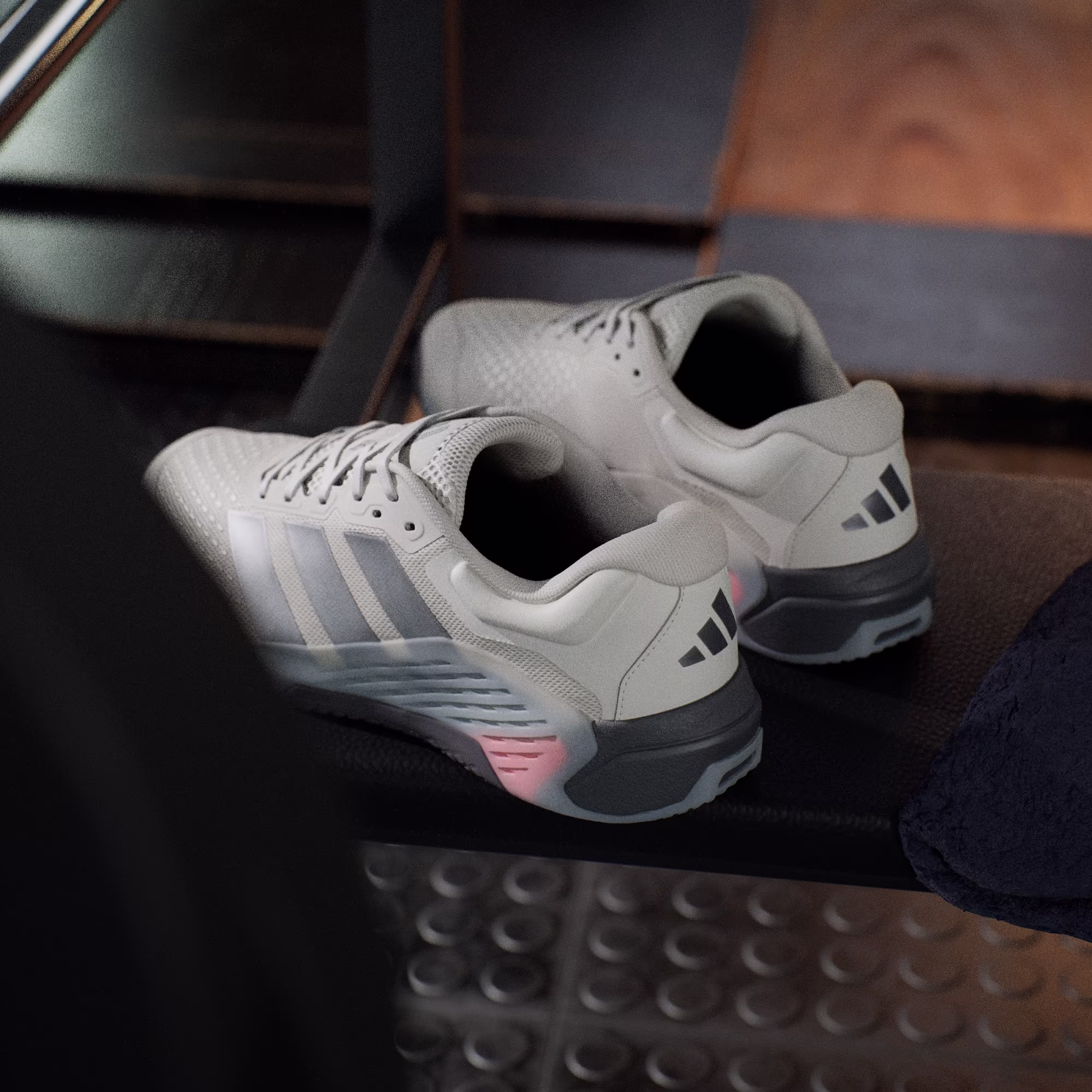 Adidas მამაკაცის სპორტული ფეხსაცმელი