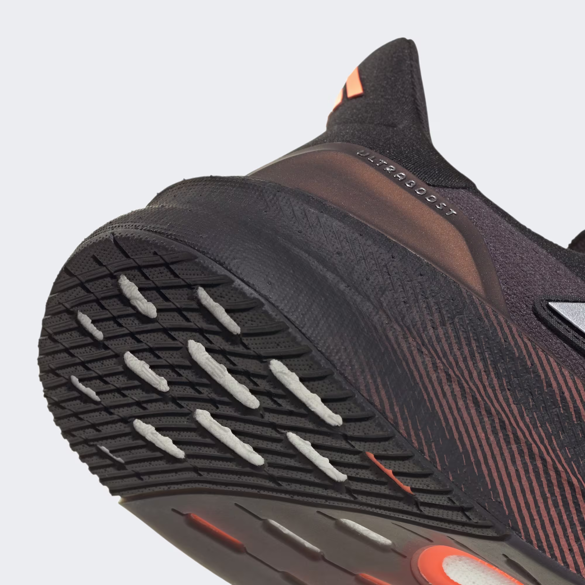 Adidas მამაკაცის სპორტული ფეხსაცმელი