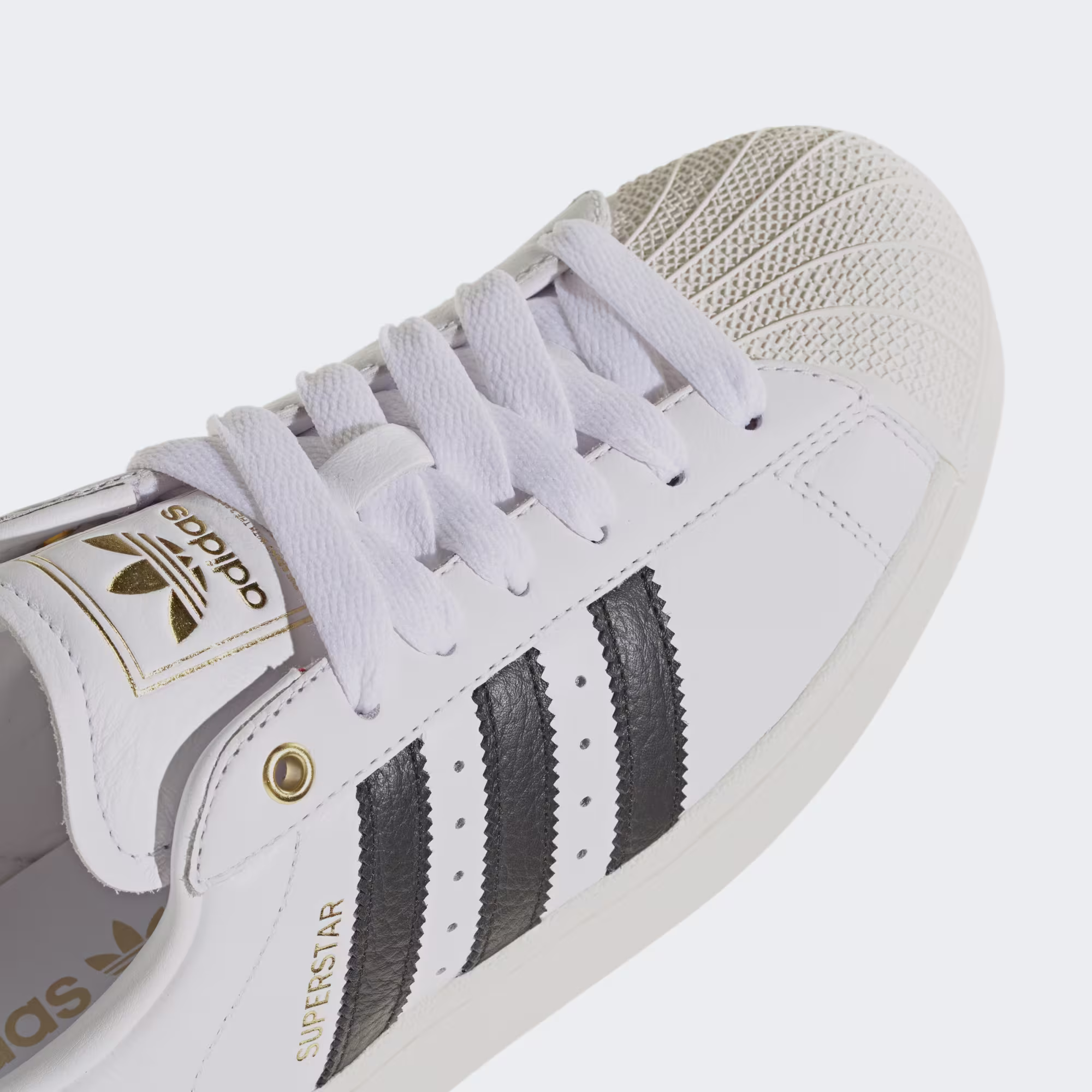 Adidas მამაკაცის სპორტული ფეხსაცმელი