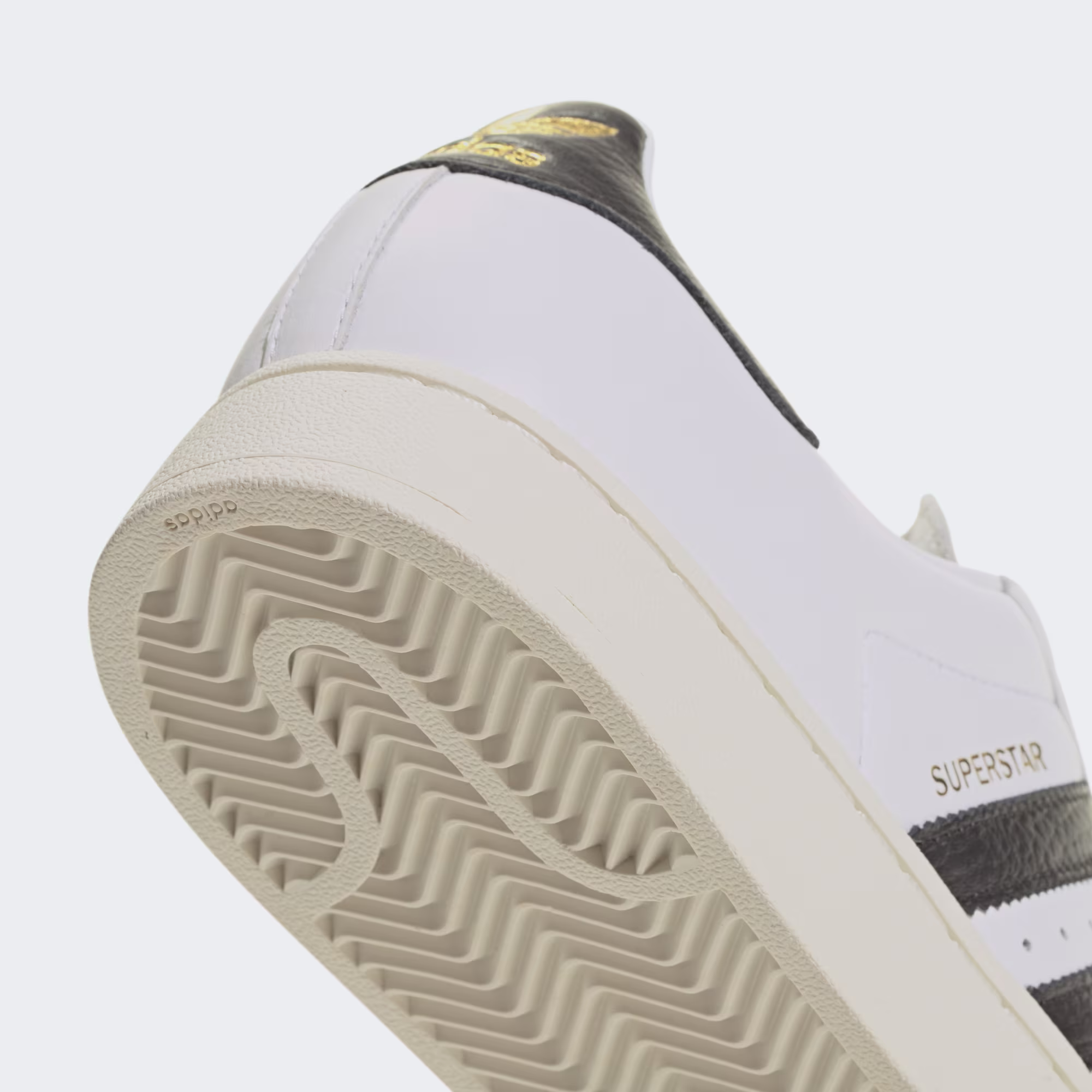 Adidas მამაკაცის სპორტული ფეხსაცმელი