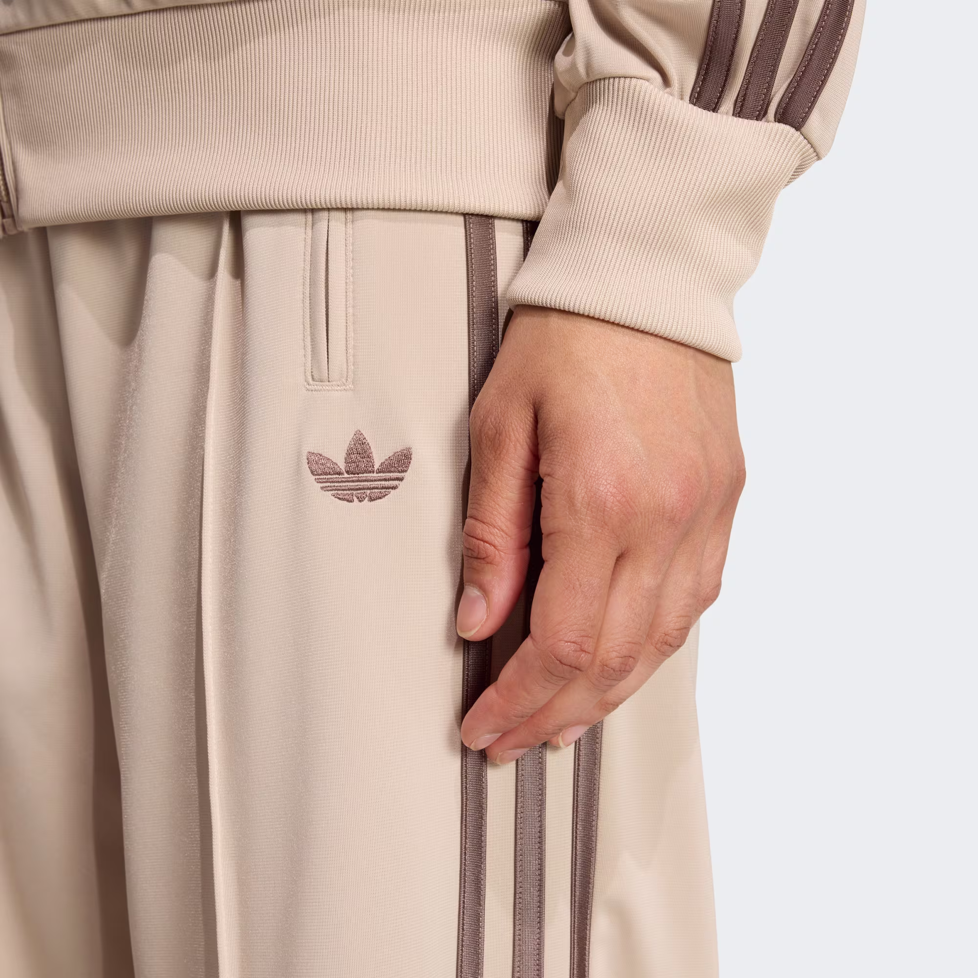 Adidas ქალის შარვალი