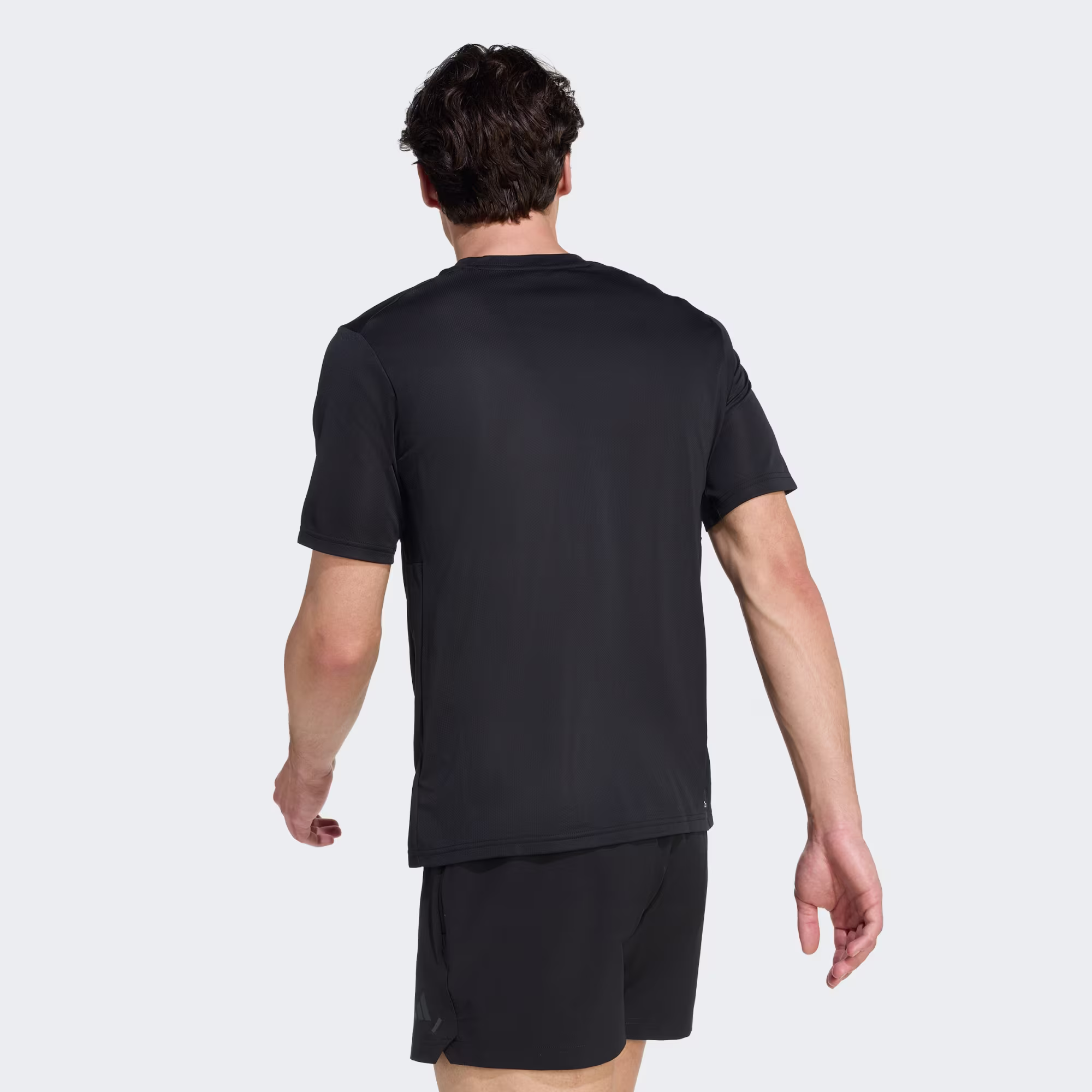 Adidas მამაკაცის მაისური