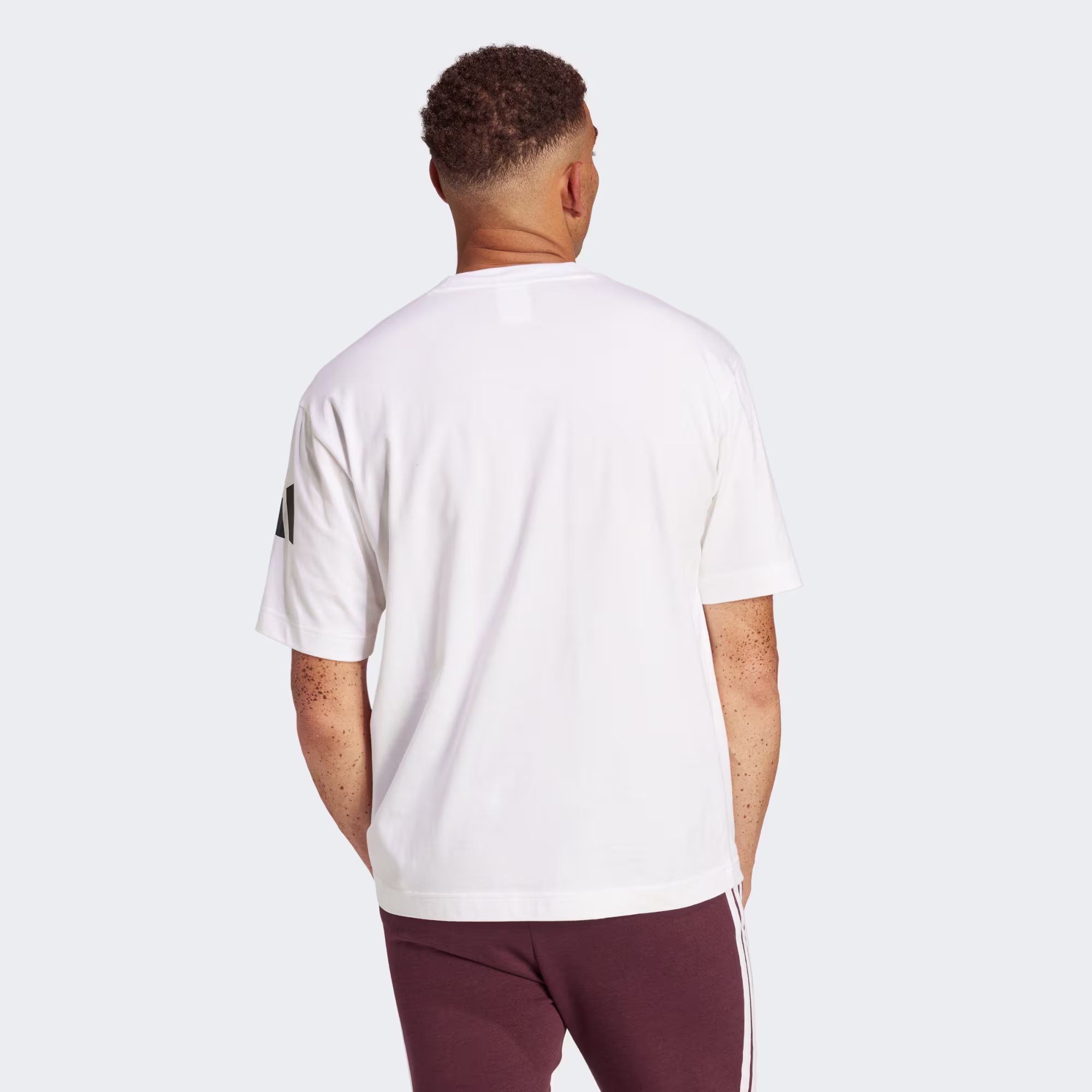 Adidas მამაკაცის მაისური