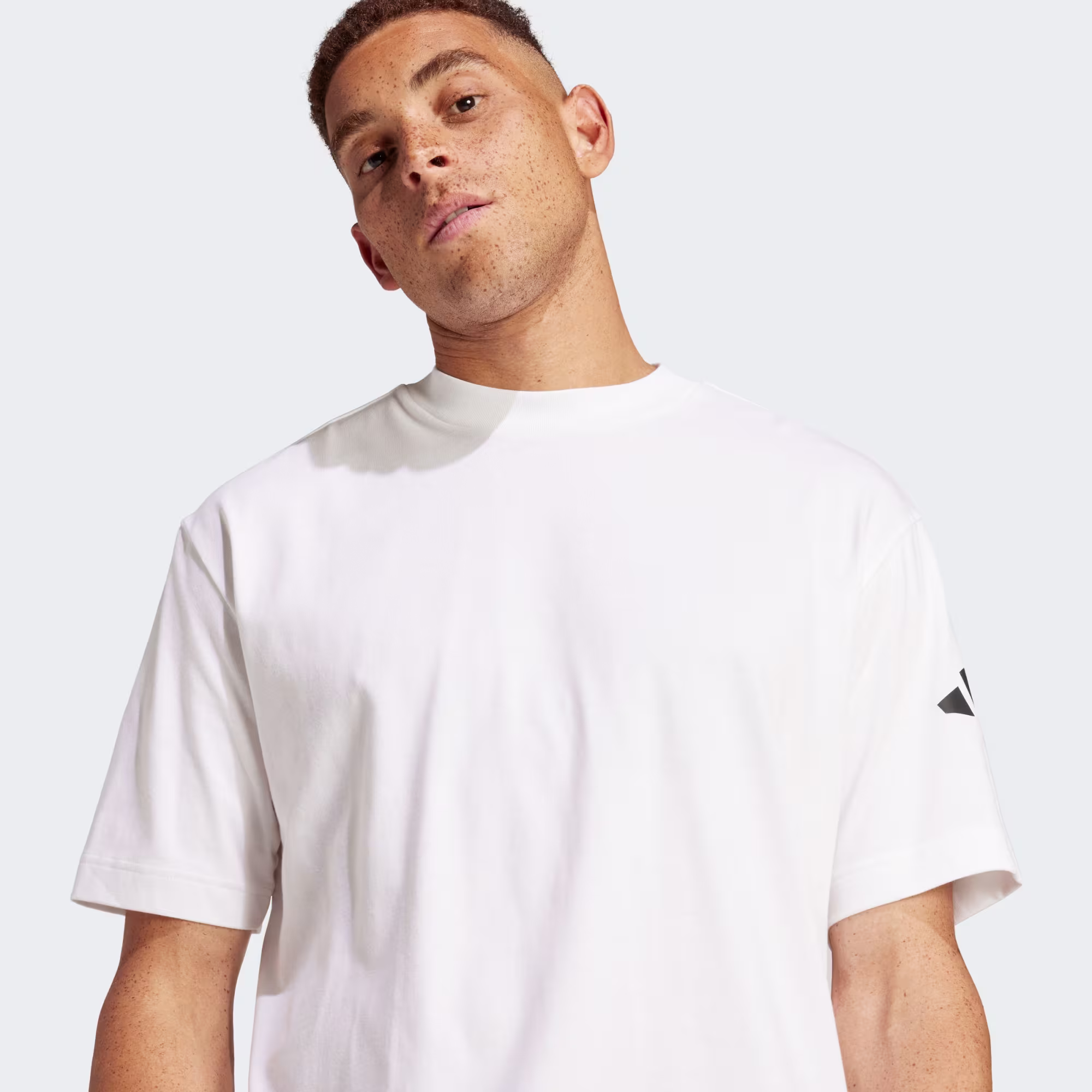 Adidas მამაკაცის მაისური