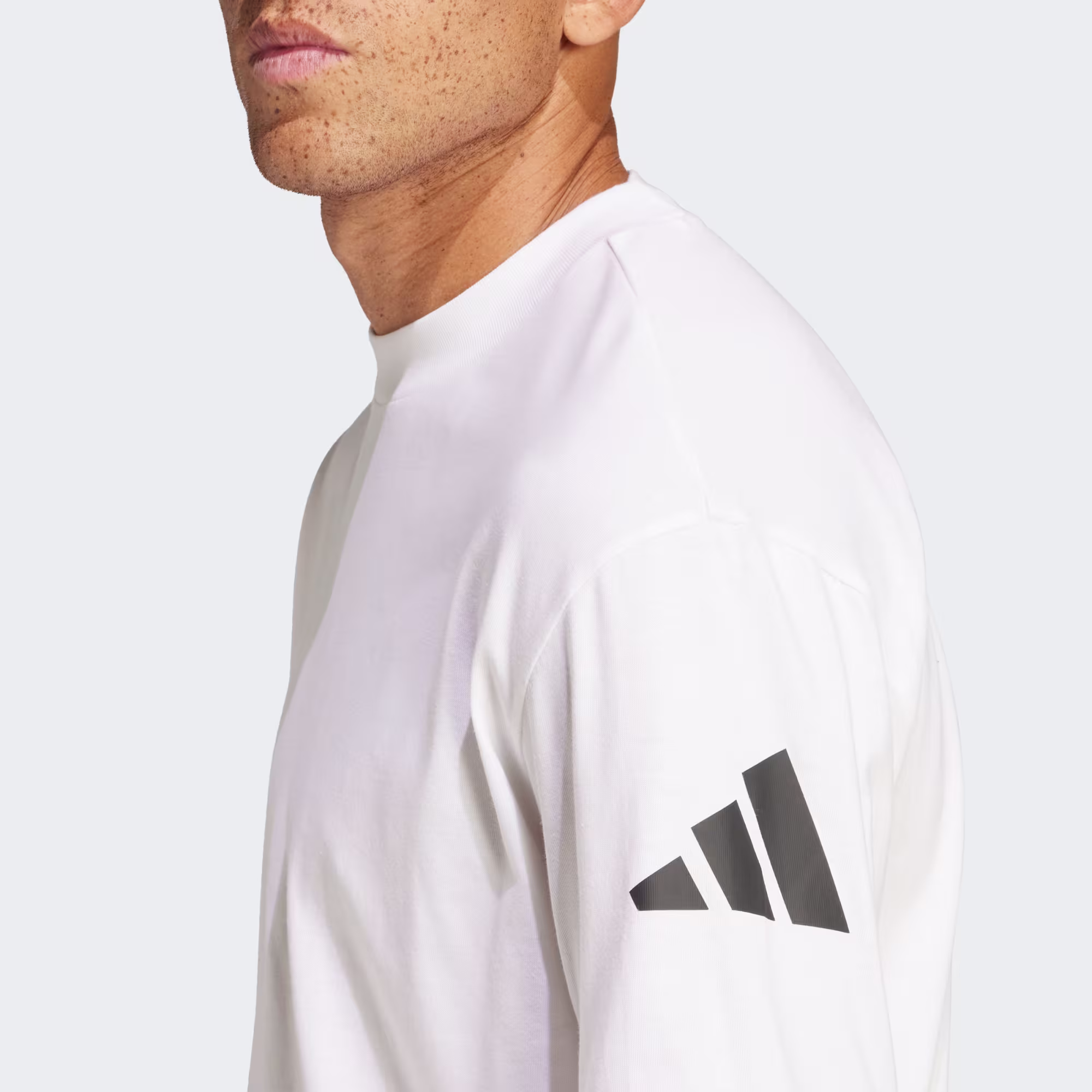 Adidas მამაკაცის მაისური
