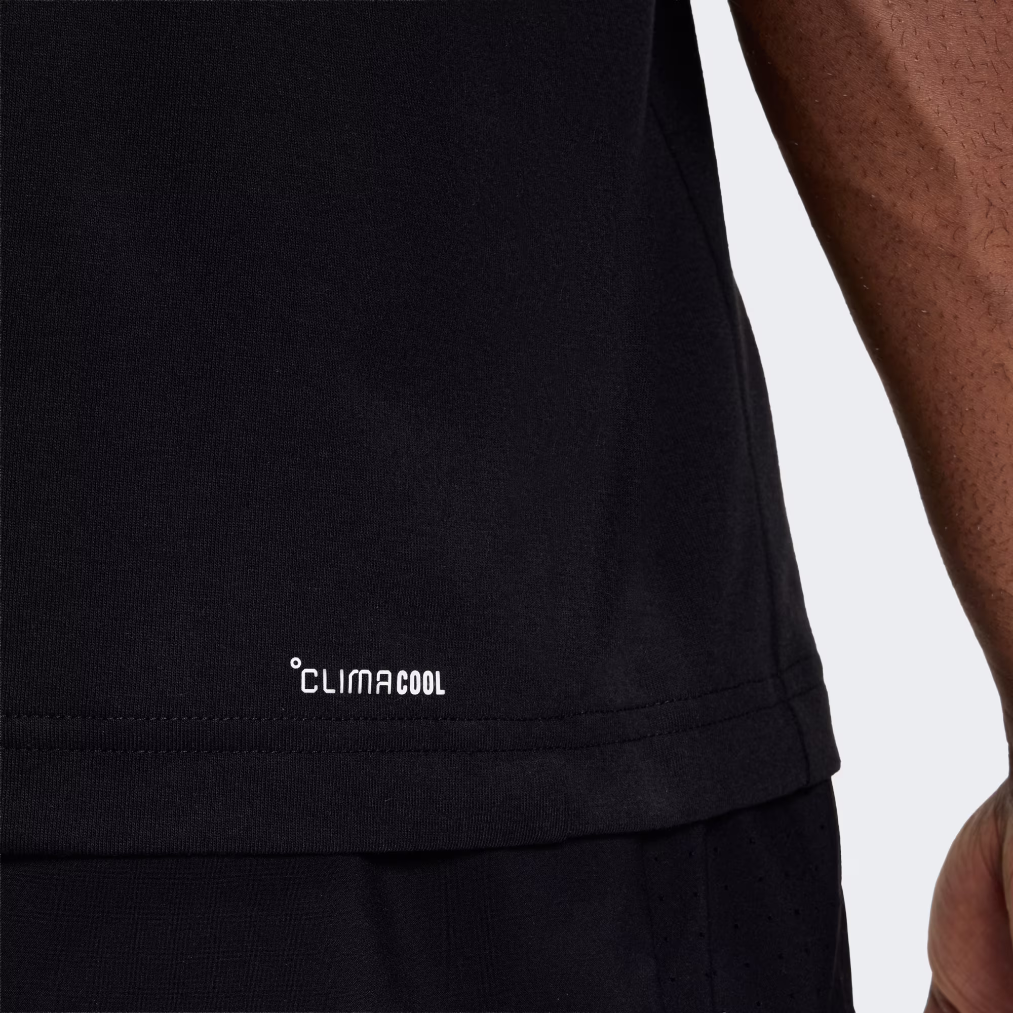 Adidas მამაკაცის მაისური