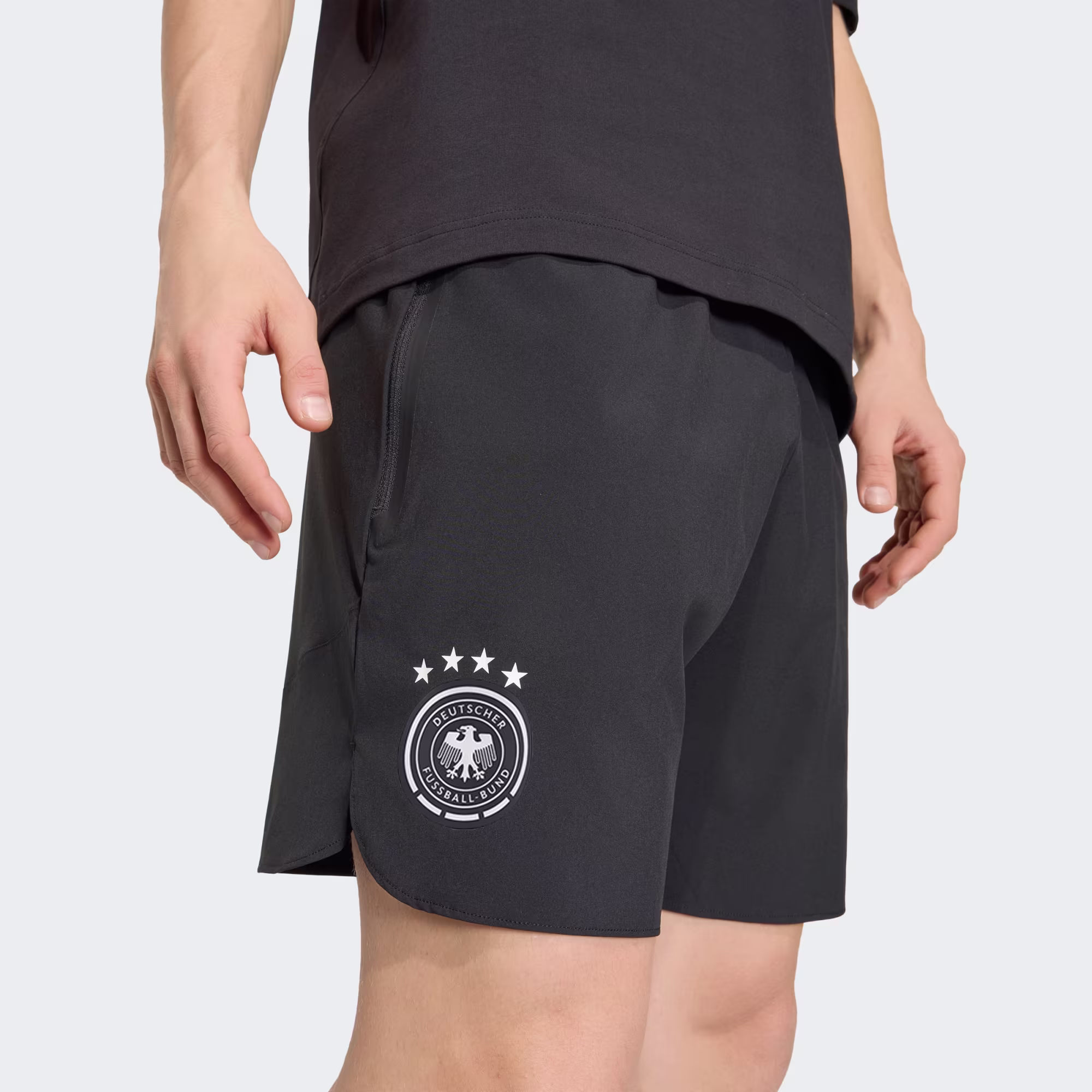 Adidas მამაკაცის შორტი