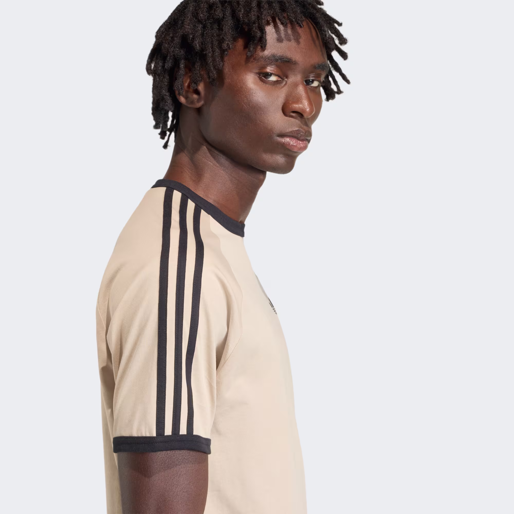Adidas მამაკაცის მაისური