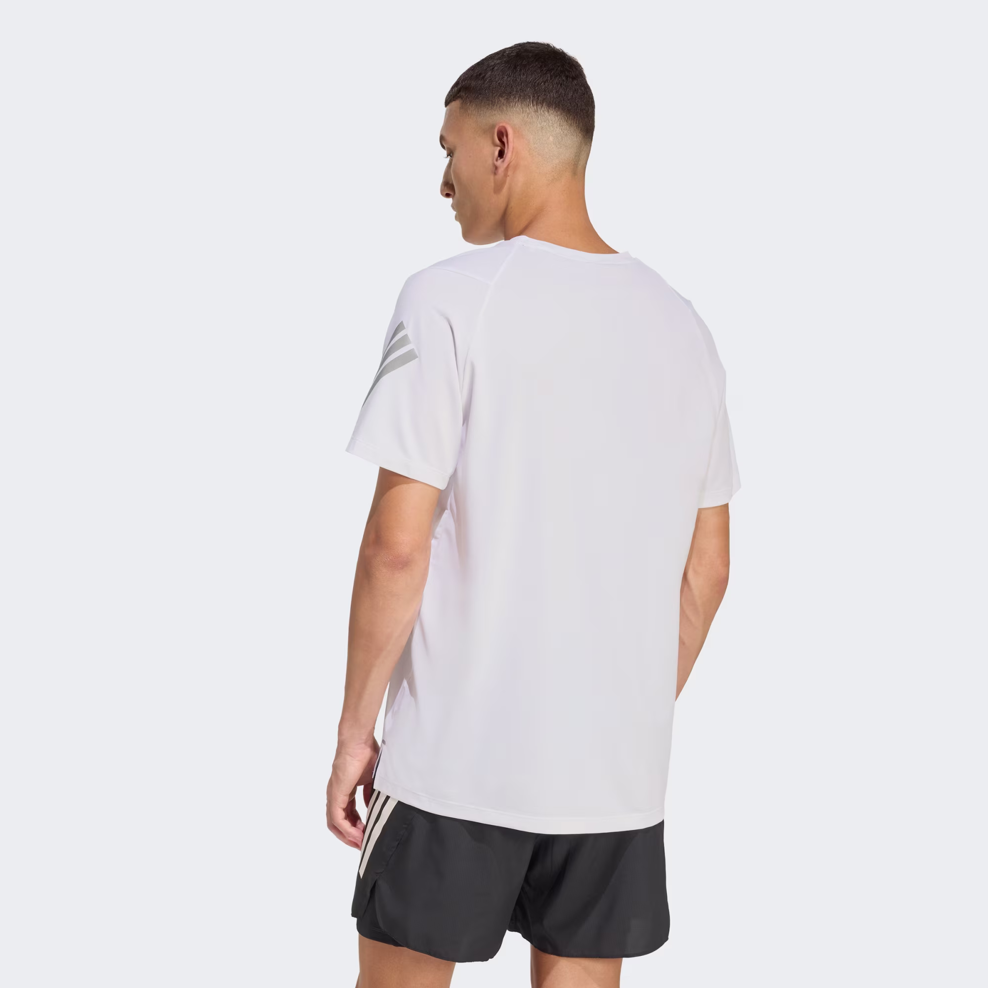 Adidas მამაკაცის მაისური