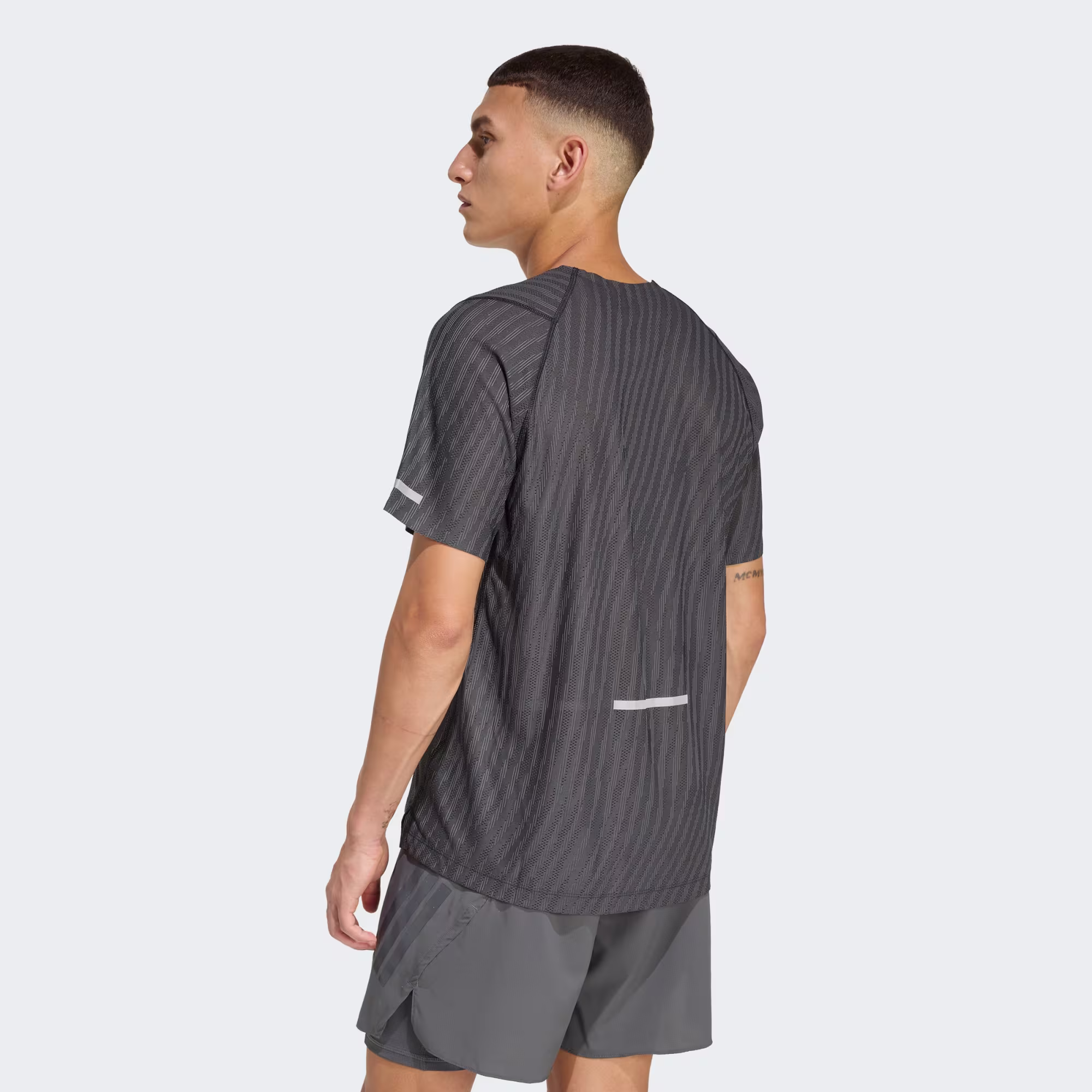 Adidas მამაკაცის მაისური