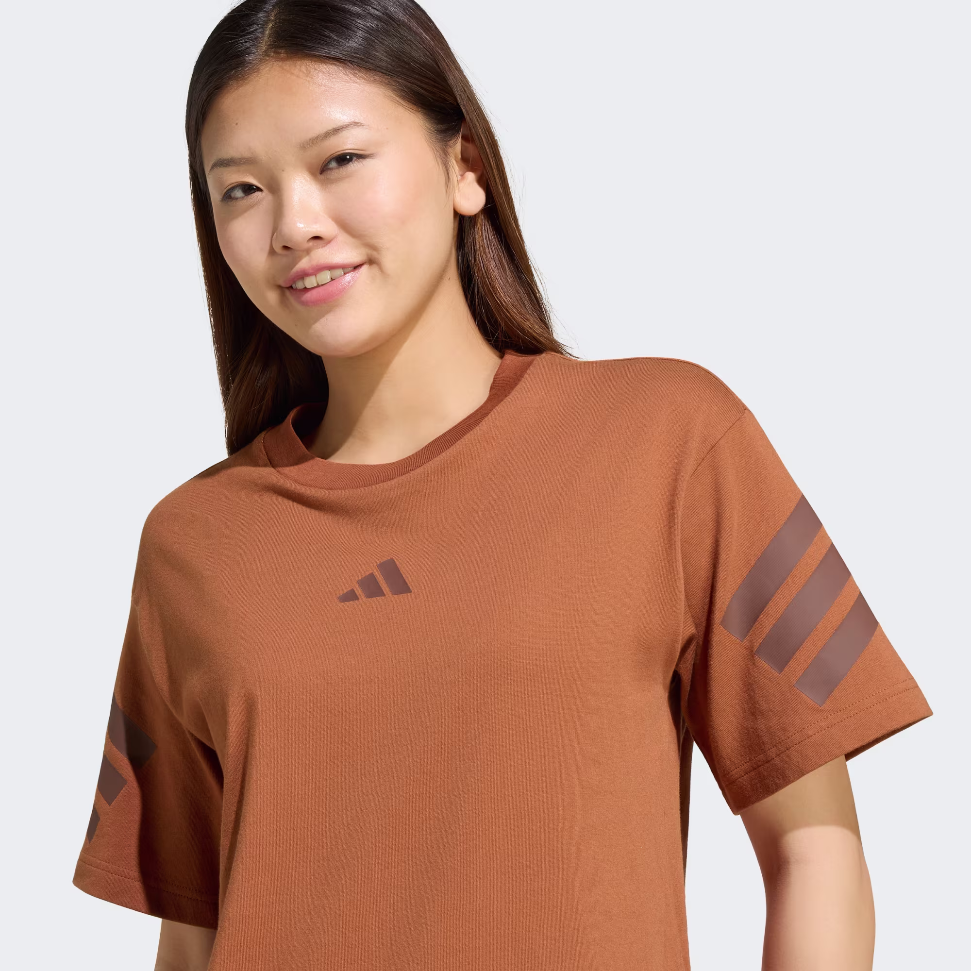 Adidas ქალის მაისური