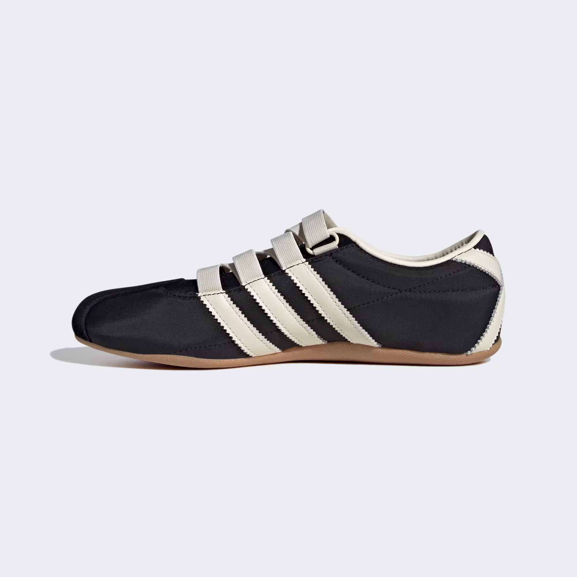 Adidas ქალის სპორტული ფეხსაცმელი