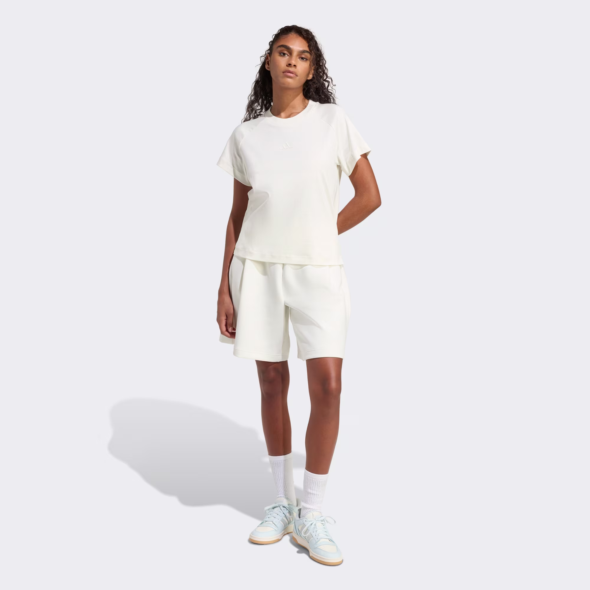 Adidas ქალის მაისური