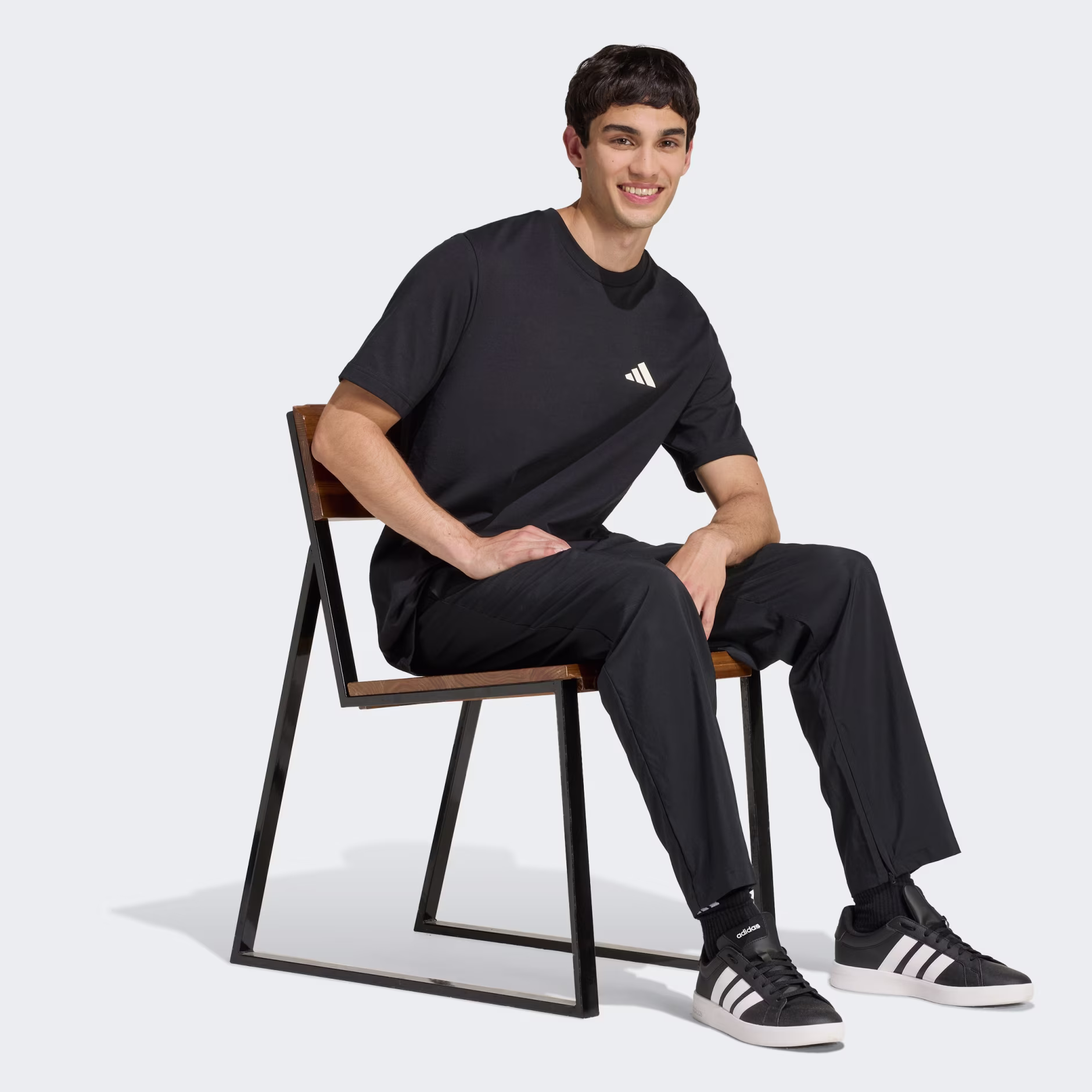 Adidas მამაკაცის მაისური