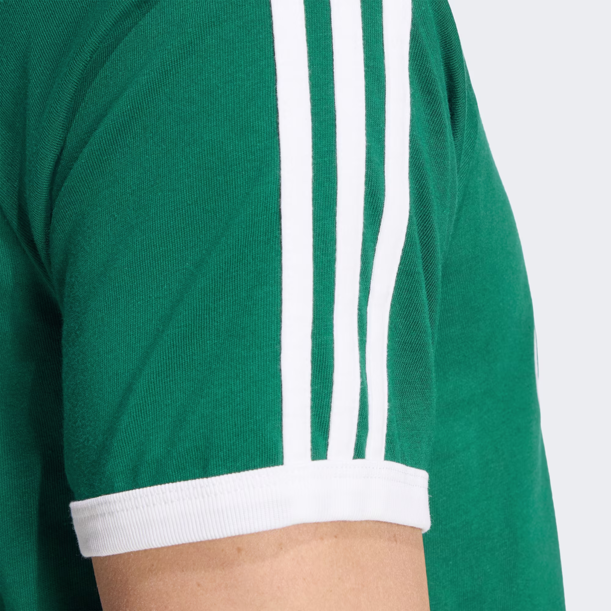 Adidas მამაკაცის მაისური