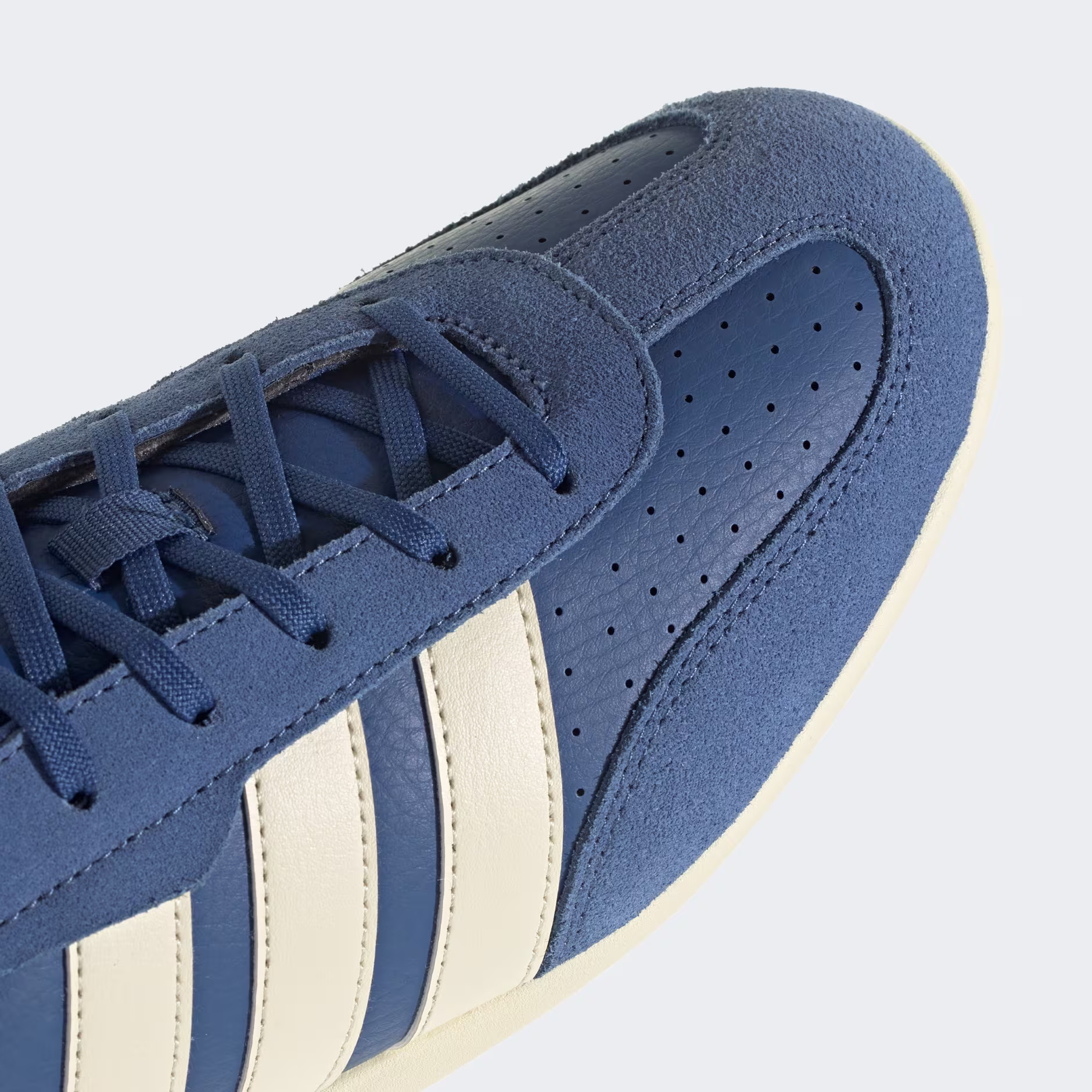 Adidas მამაკაცის სპორტული ფეხსაცმელი