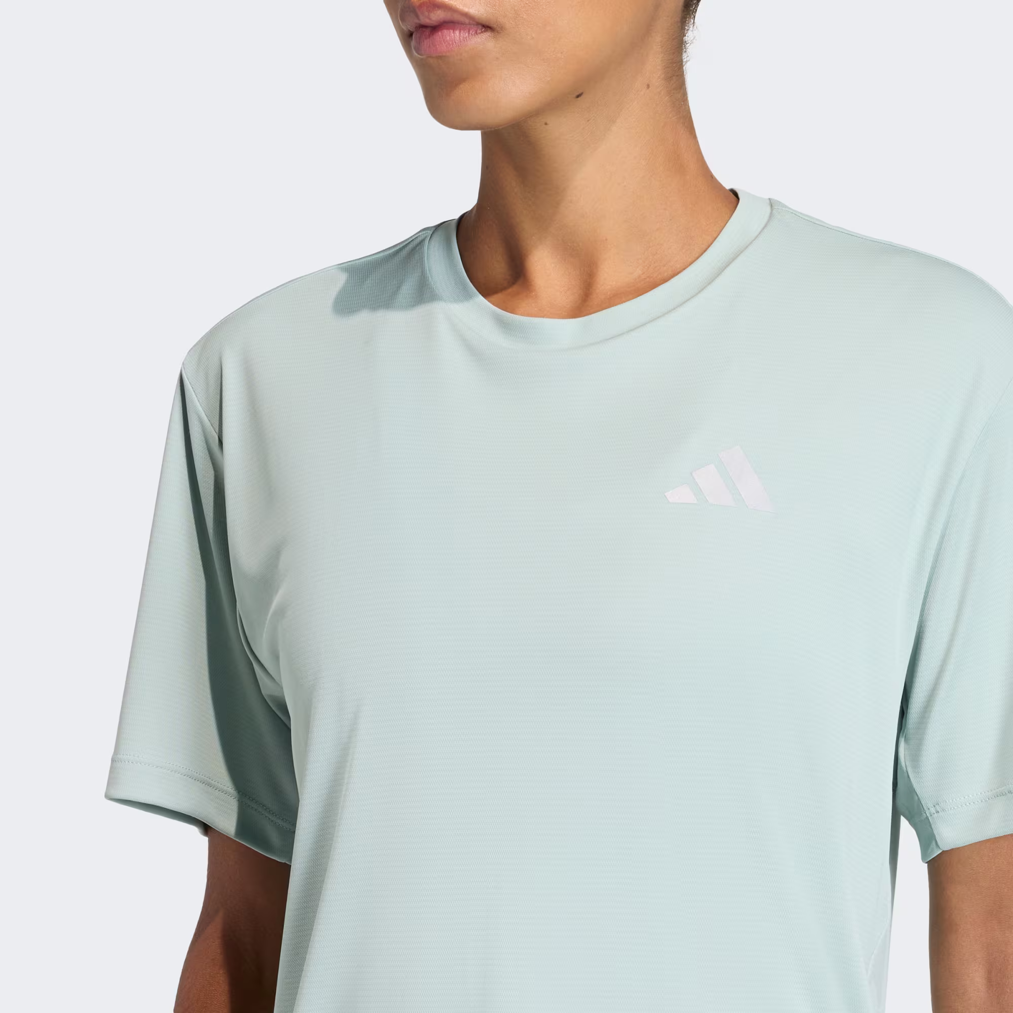 Adidas ქალის მაისური