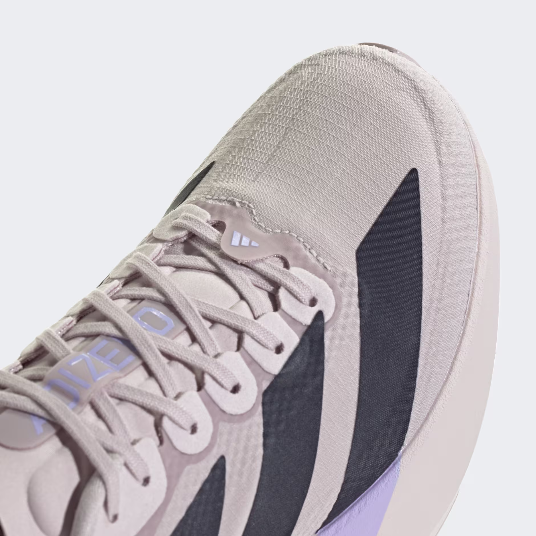 Adidas ქალის სპორტული ფეხსაცმელი