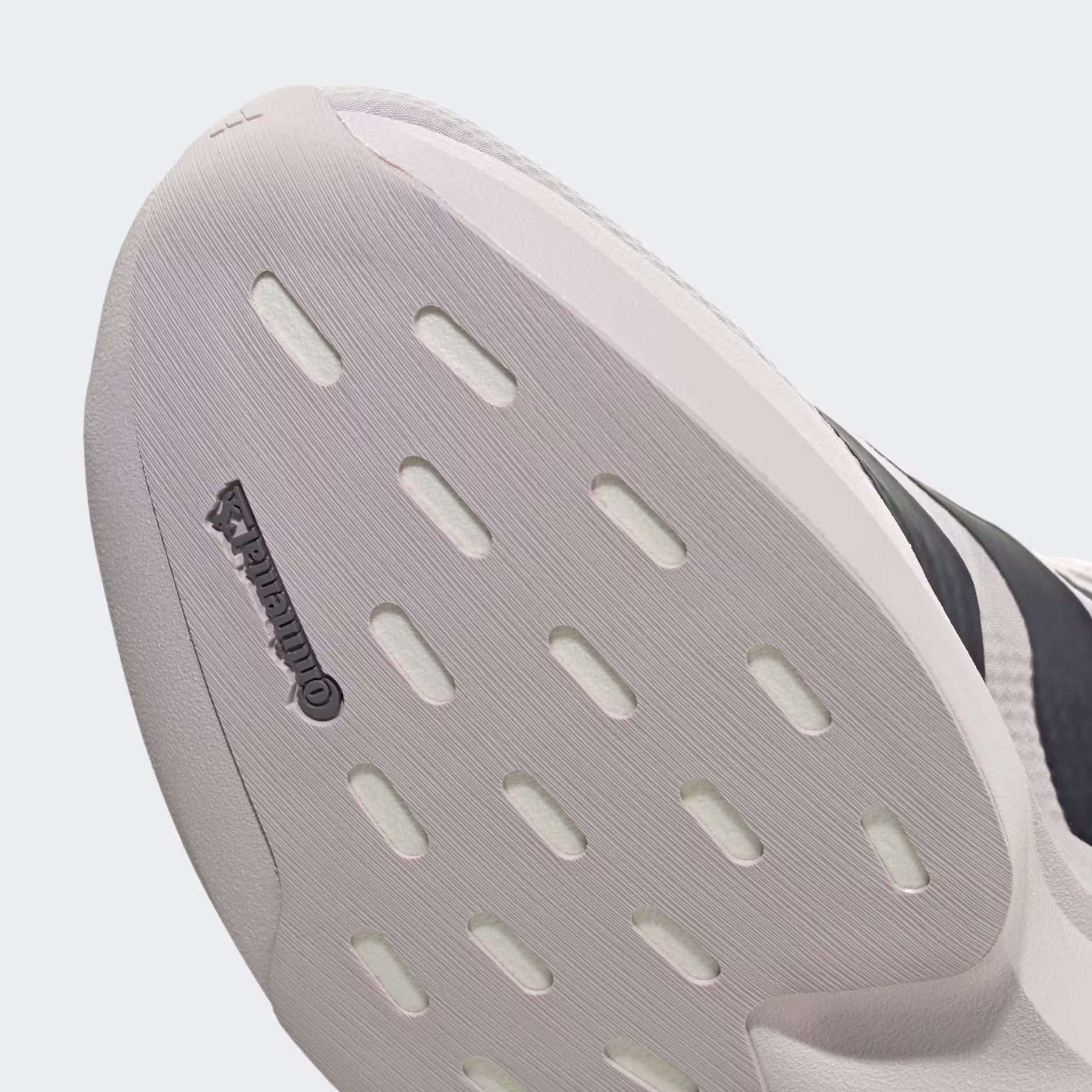 Adidas ქალის სპორტული ფეხსაცმელი