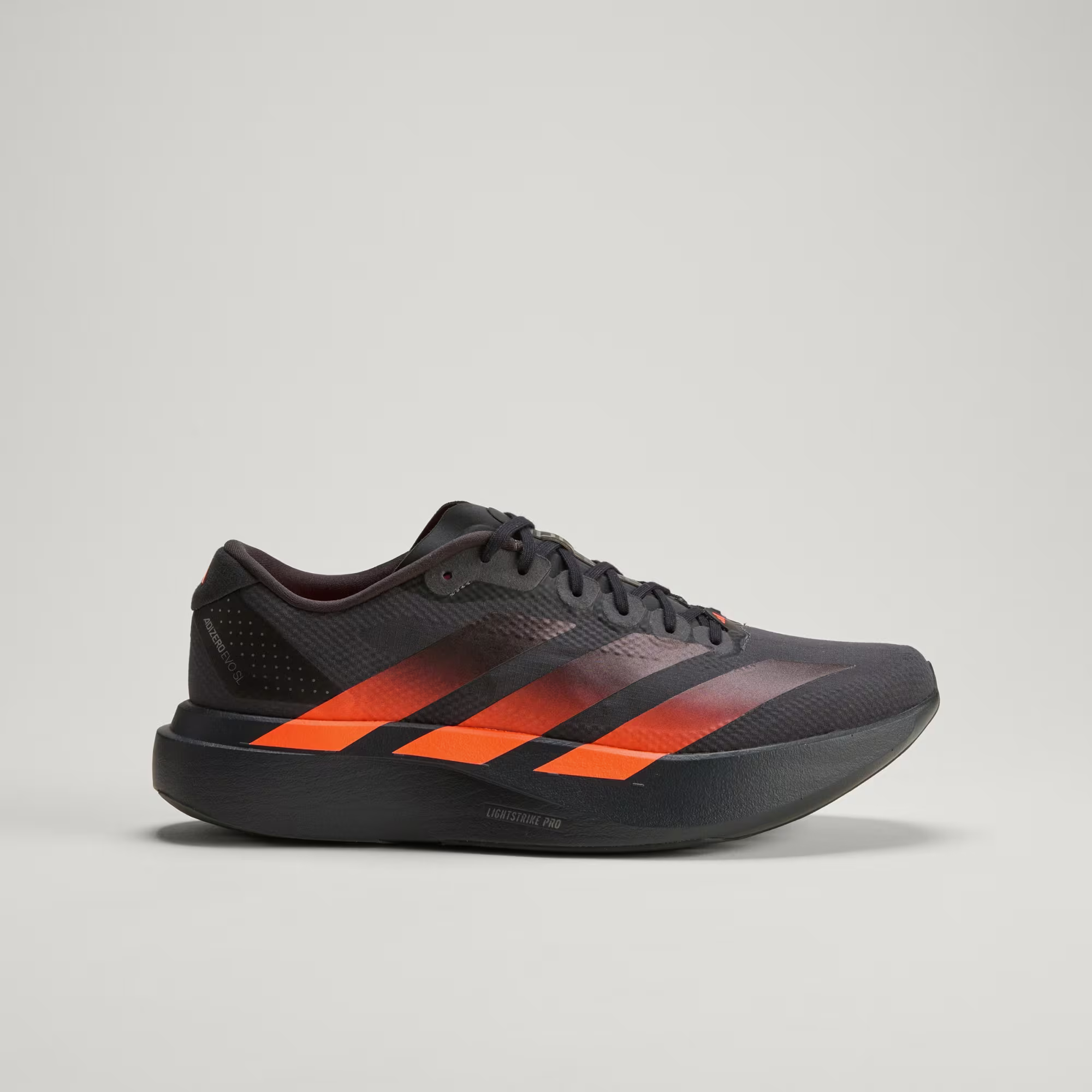 Adidas მამაკაცის სპორტული ფეხსაცმელი