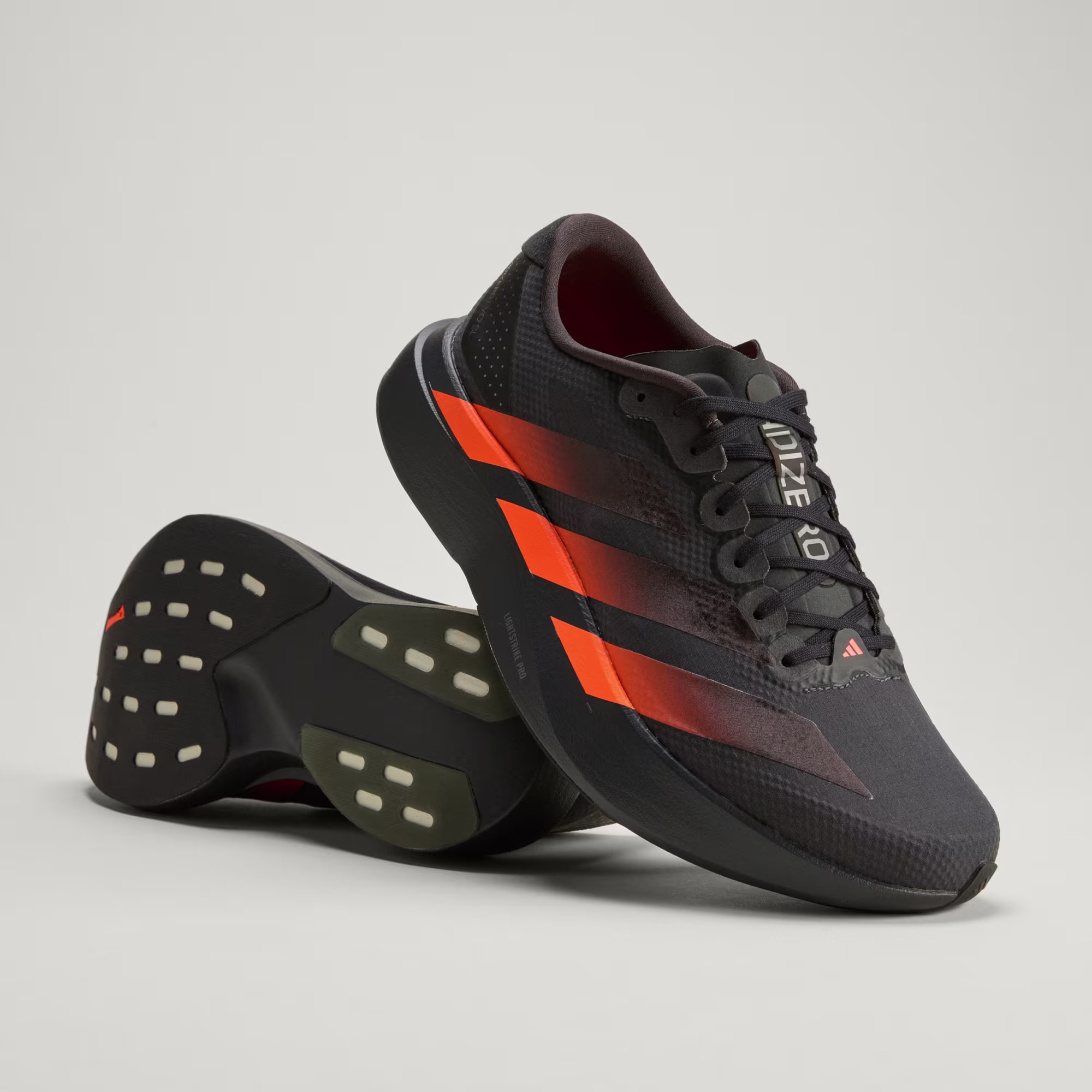 Adidas მამაკაცის სპორტული ფეხსაცმელი