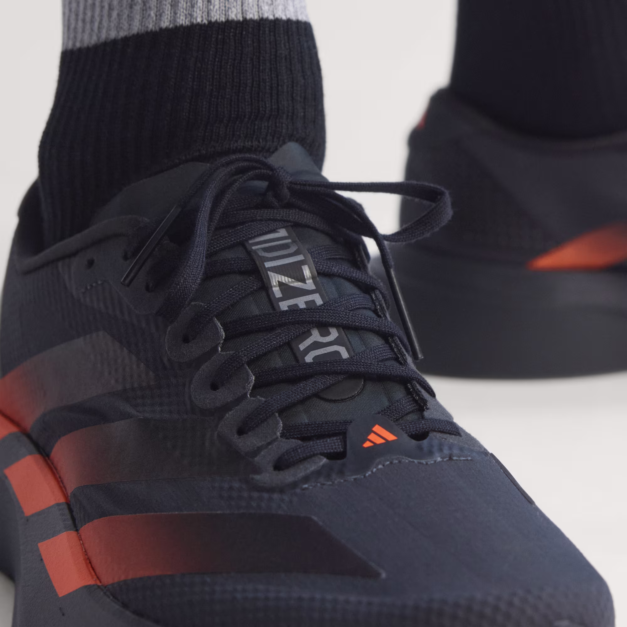 Adidas მამაკაცის სპორტული ფეხსაცმელი