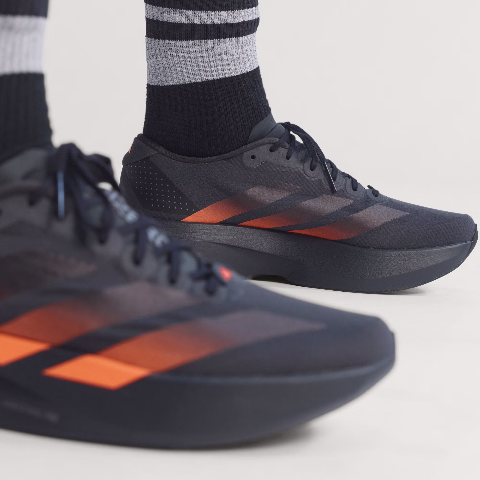 Adidas მამაკაცის სპორტული ფეხსაცმელი
