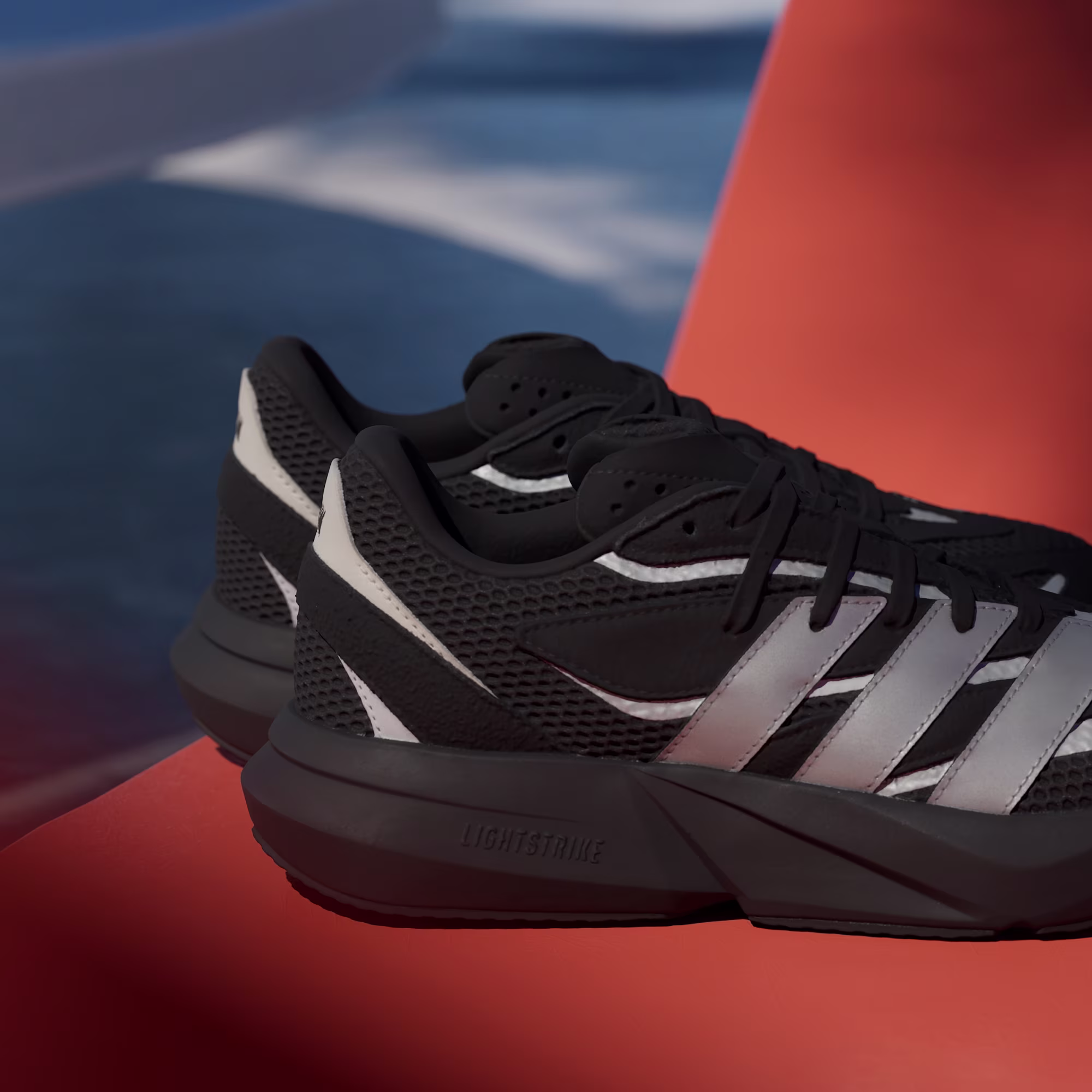 Adidas ქალის სპორტული ფეხსაცმელი