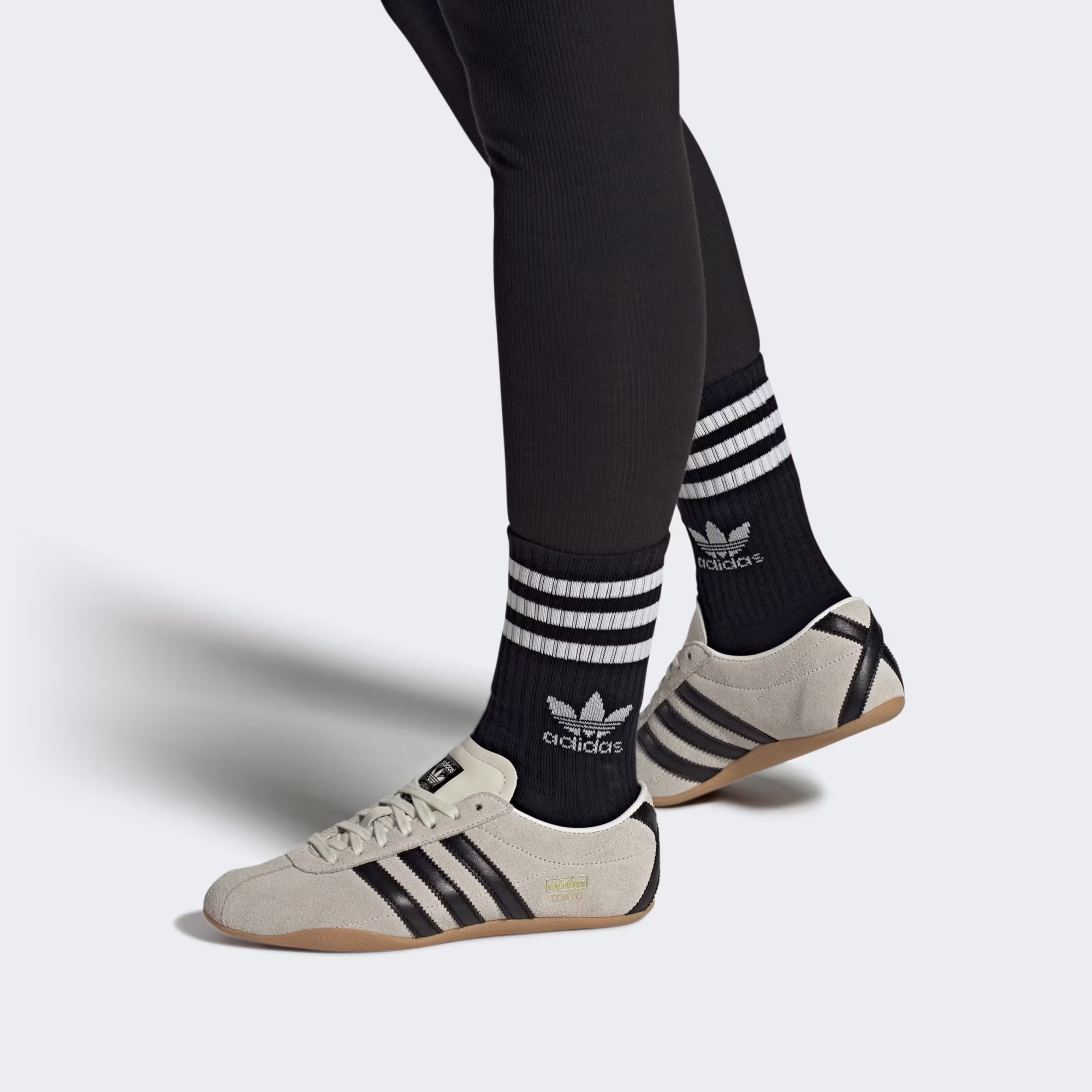 Adidas ქალის სპორტული ფეხსაცმელი