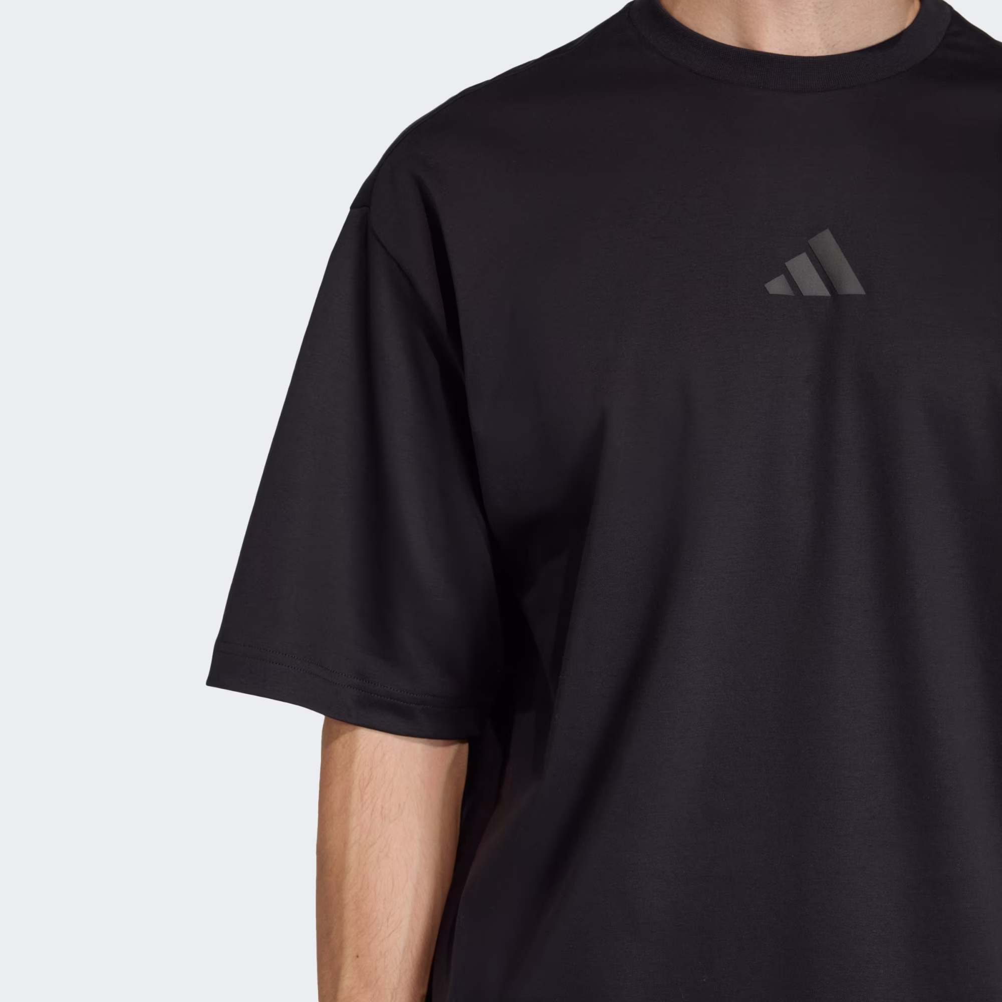Adidas მამაკაცის მაისური