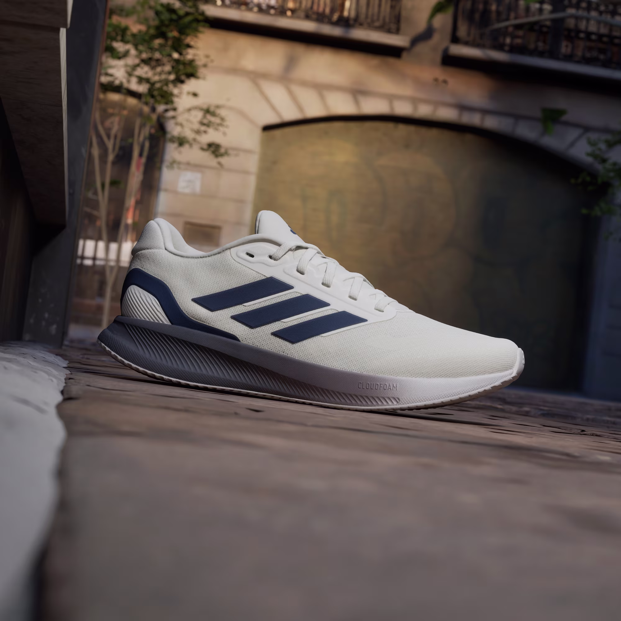 Adidas მამაკაცის სპორტული ფეხსაცმელი