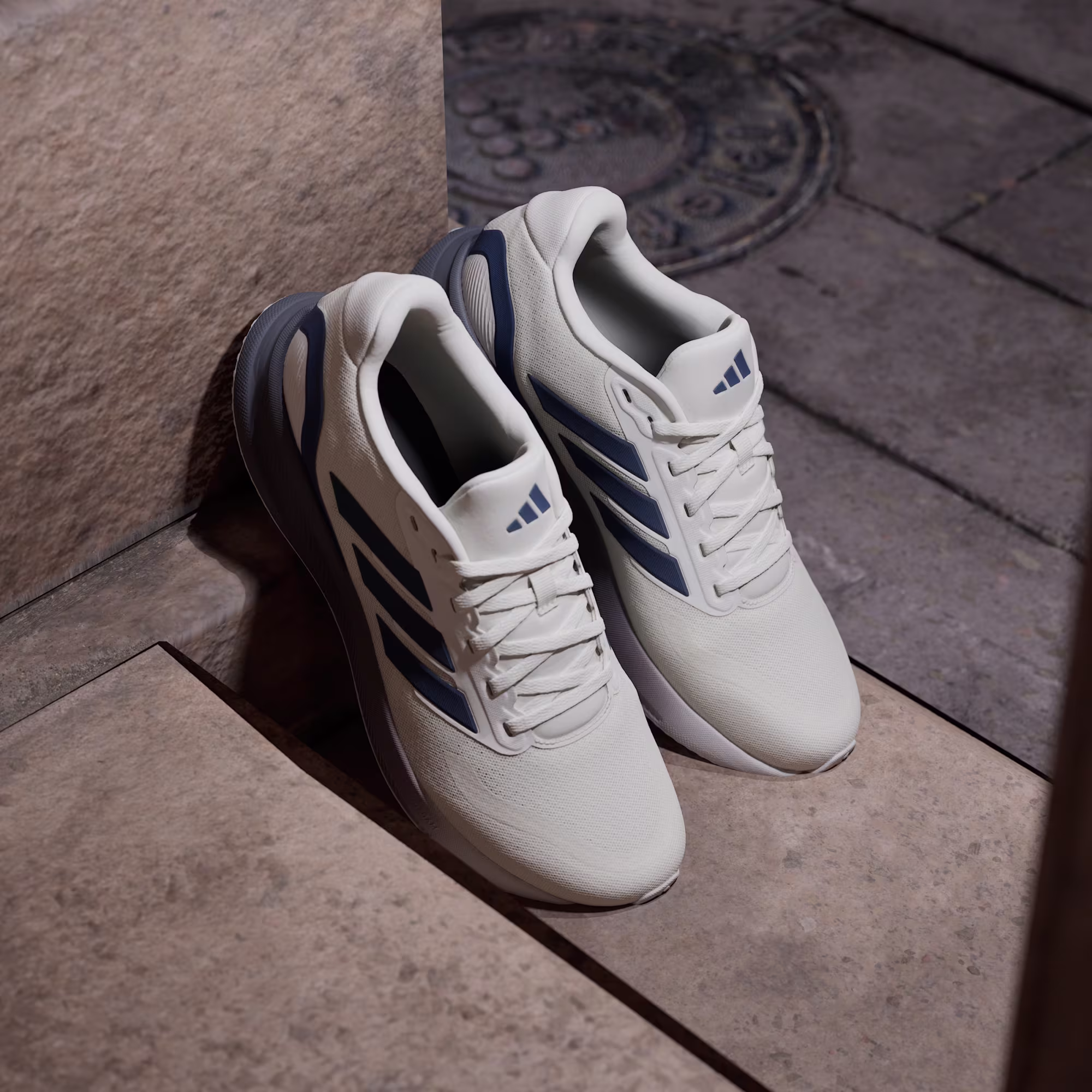 Adidas მამაკაცის სპორტული ფეხსაცმელი