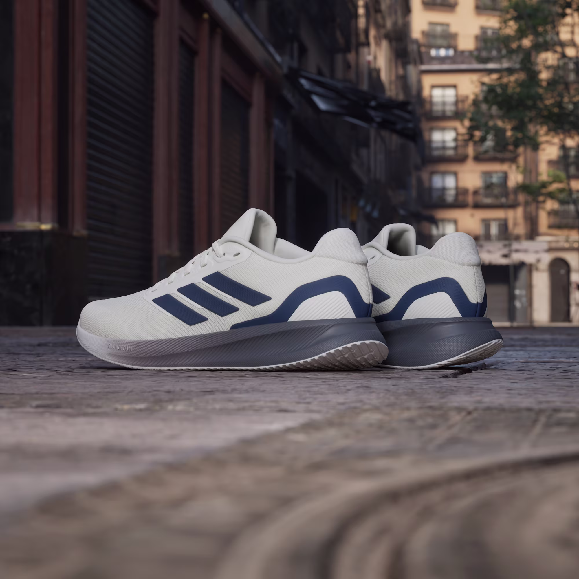 Adidas მამაკაცის სპორტული ფეხსაცმელი