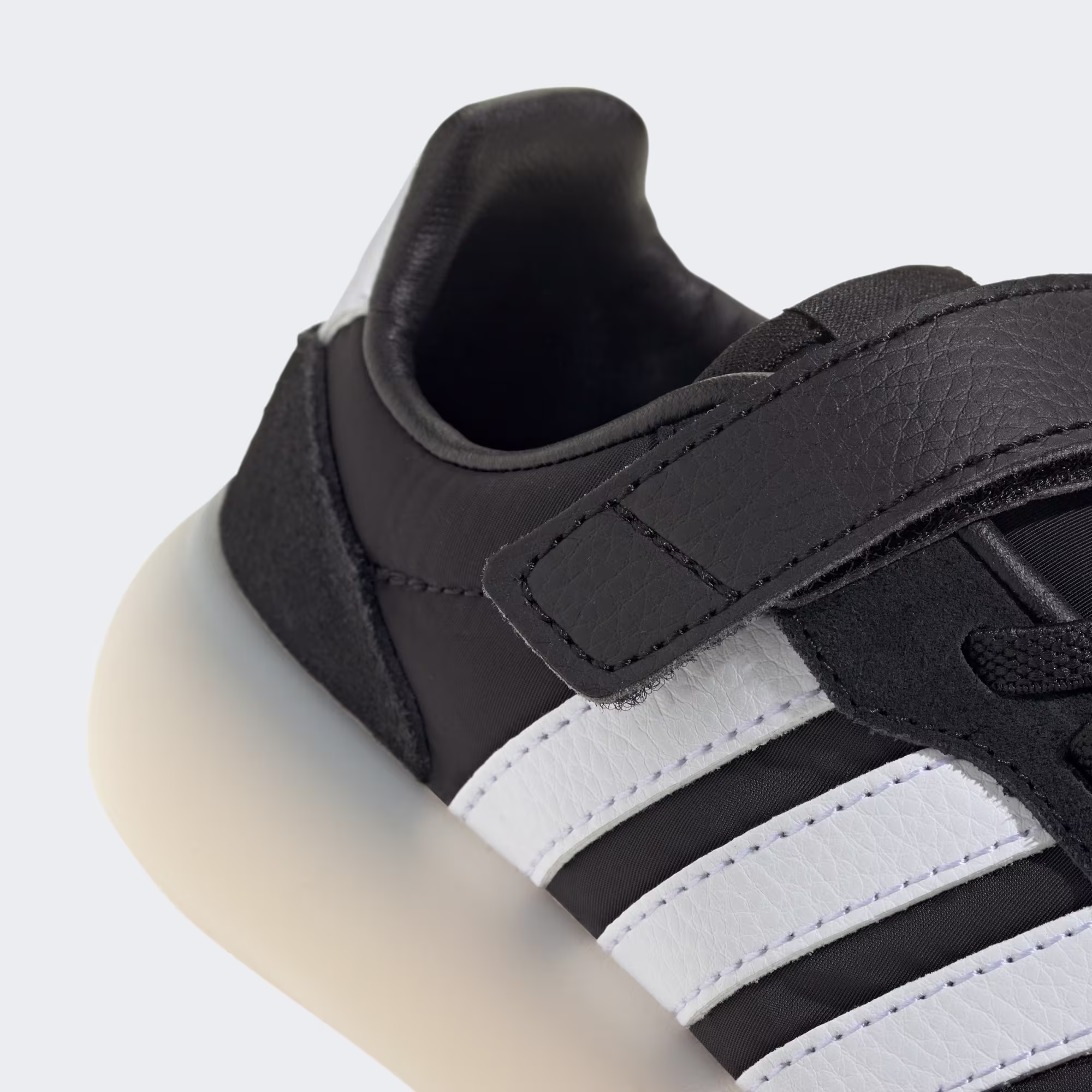 Adidas ბავშვის სპორტული ფეხსაცმელი