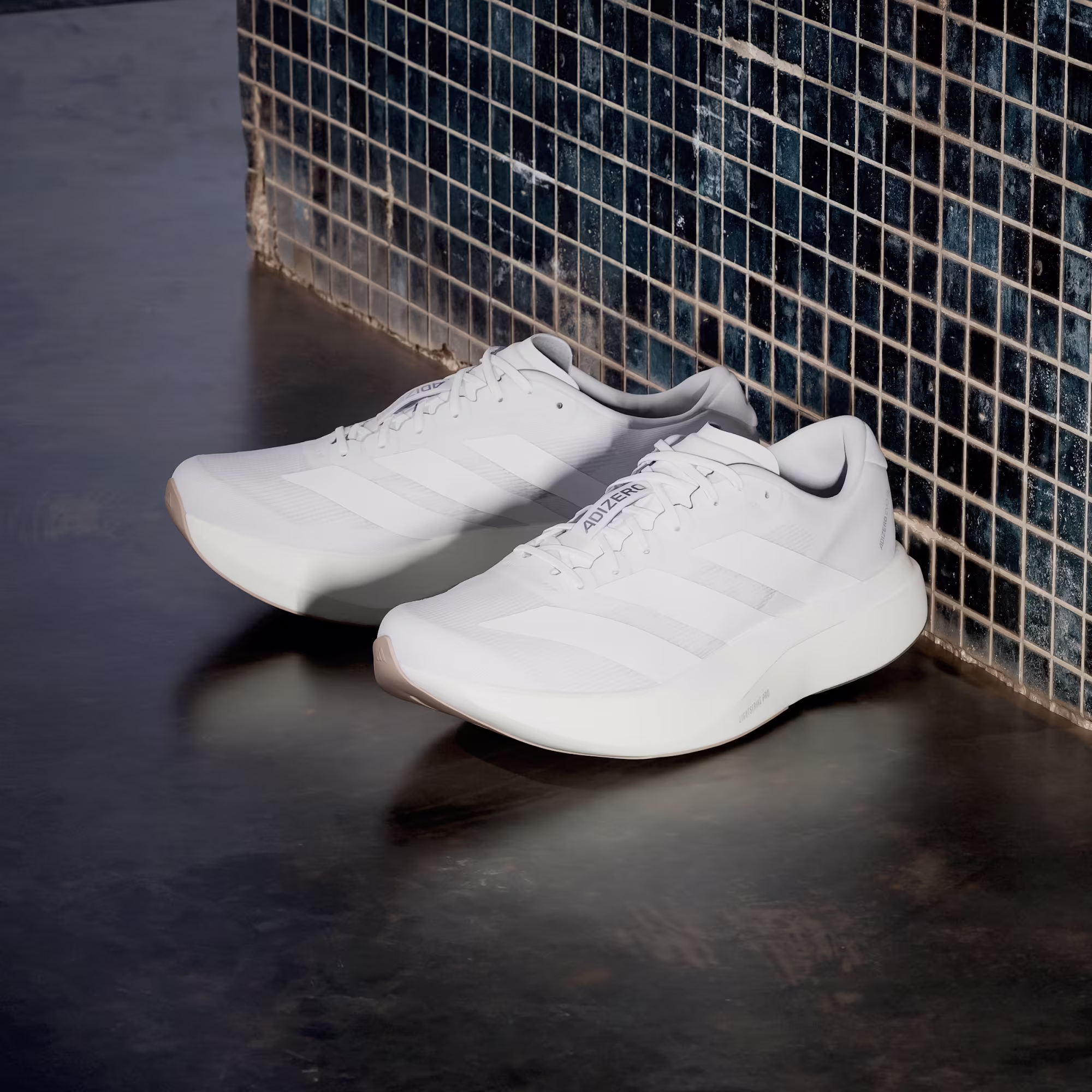 Adidas მამაკაცის სპორტული ფეხსაცმელი