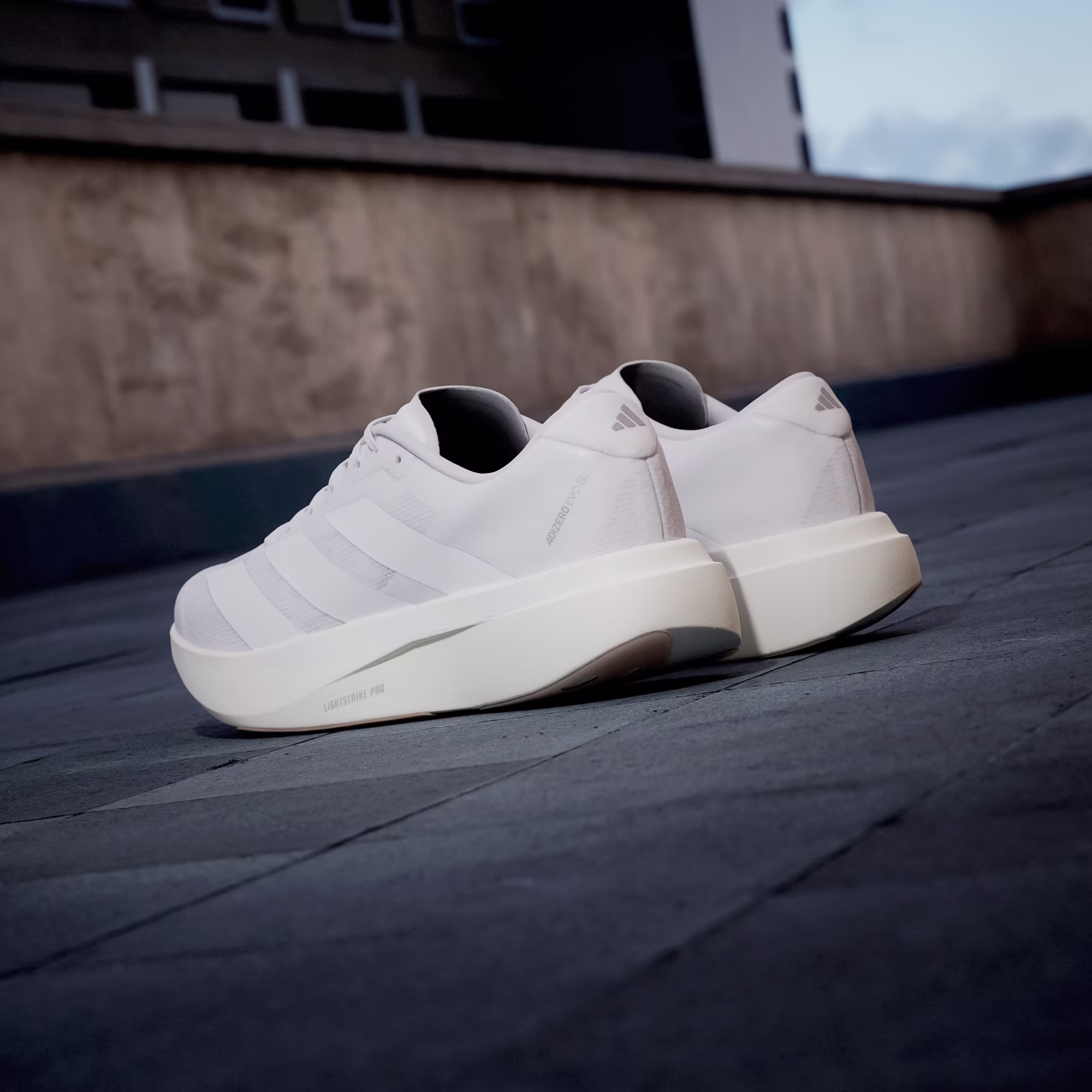 Adidas მამაკაცის სპორტული ფეხსაცმელი