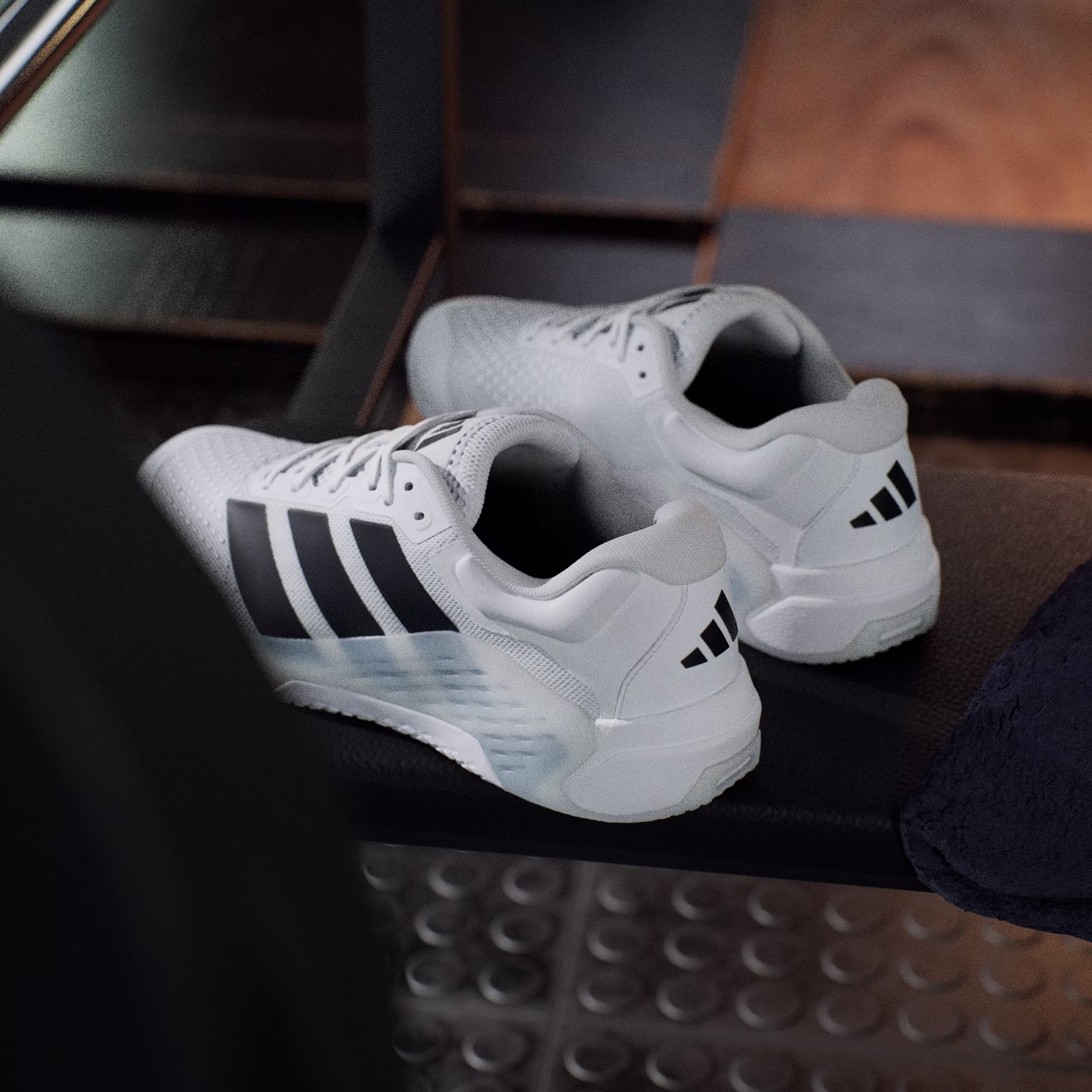 Adidas მამაკაცის სპორტული ფეხსაცმელი