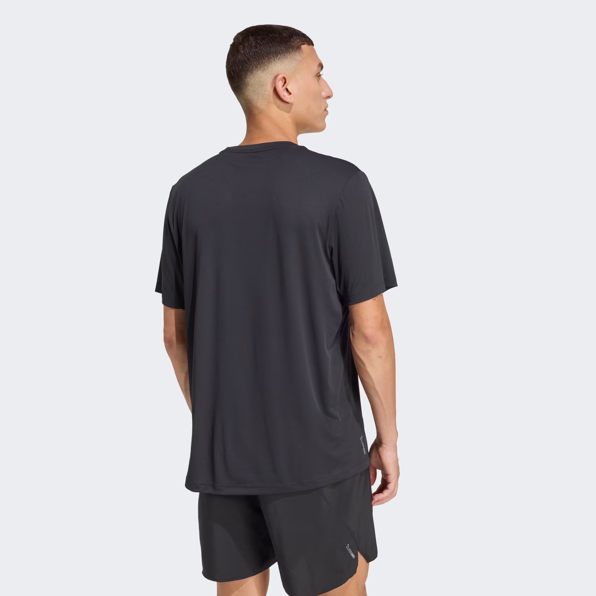 Adidas მამაკაცის მაისური