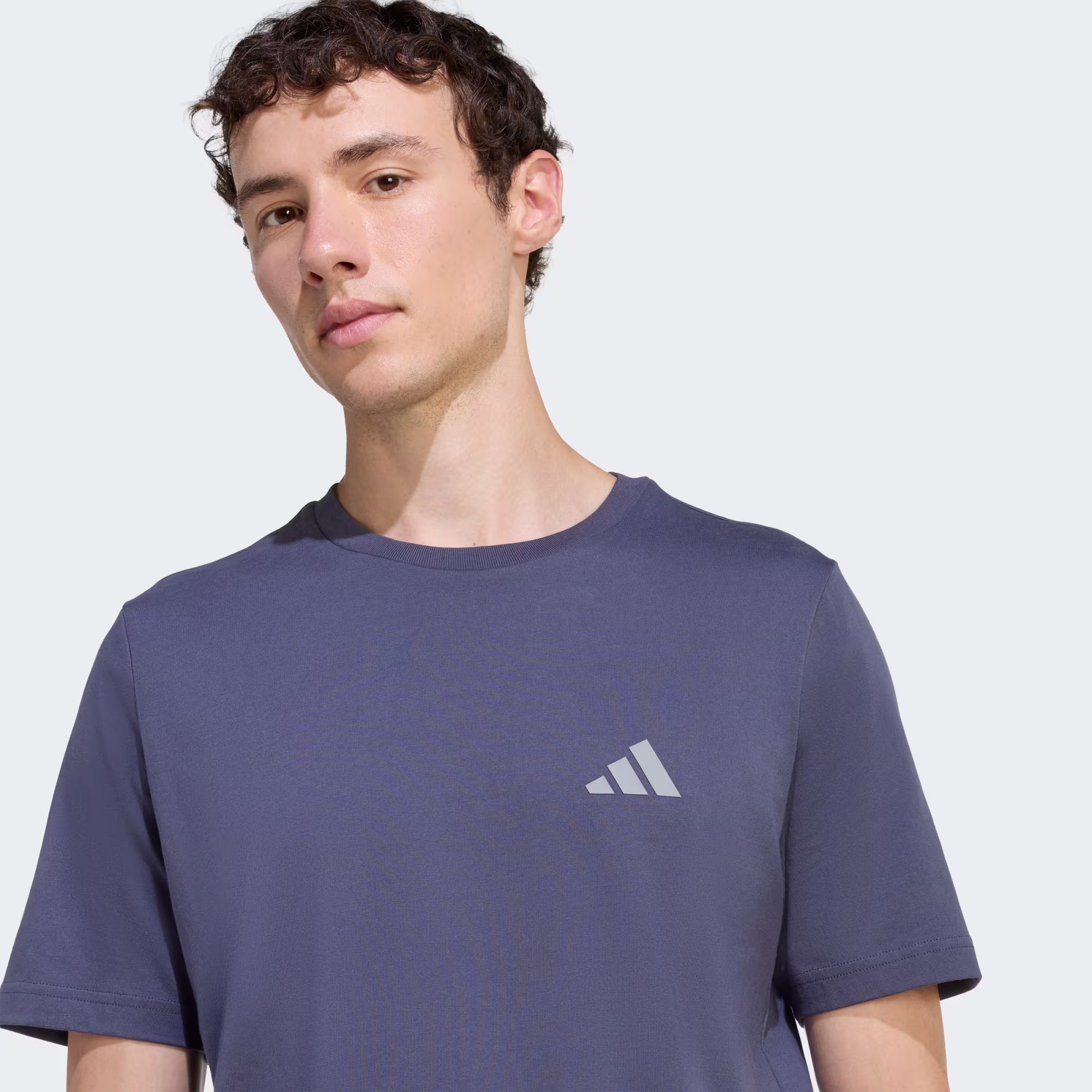 Adidas მამაკაცის მაისური