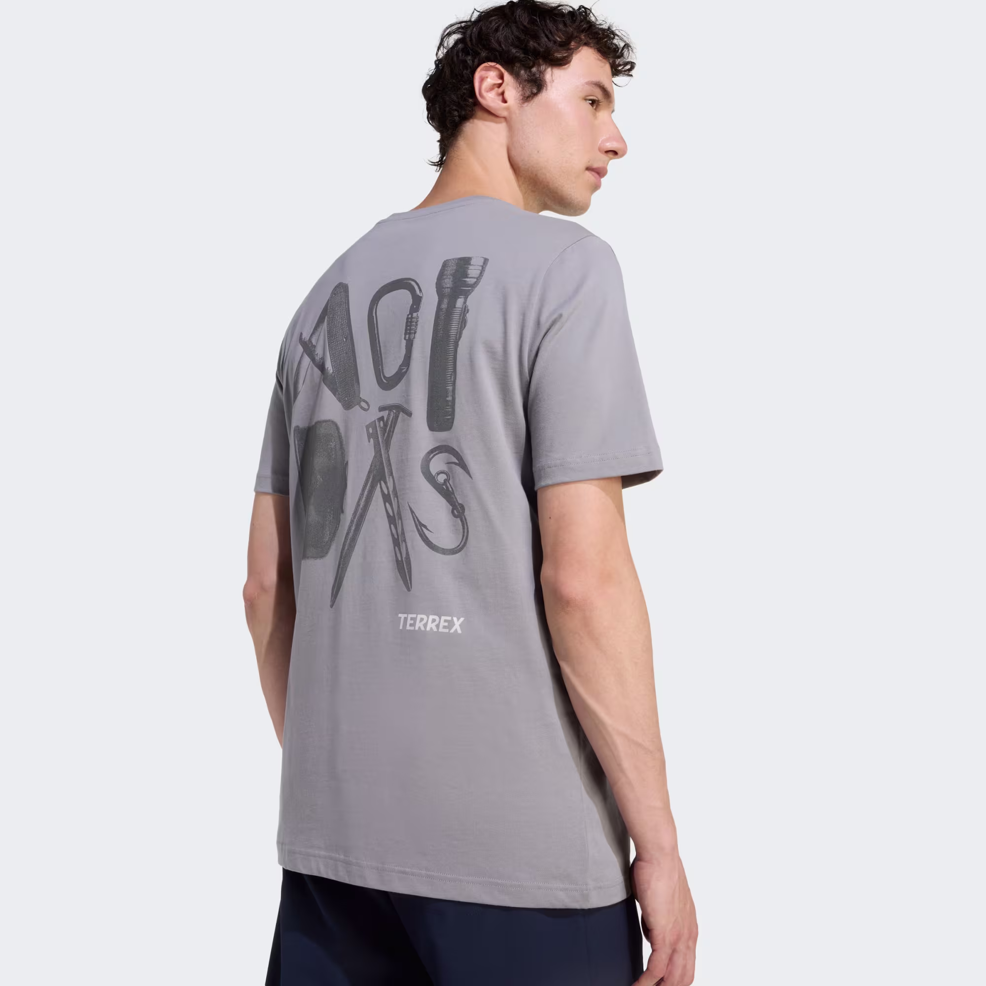 Adidas მამაკაცის მაისური