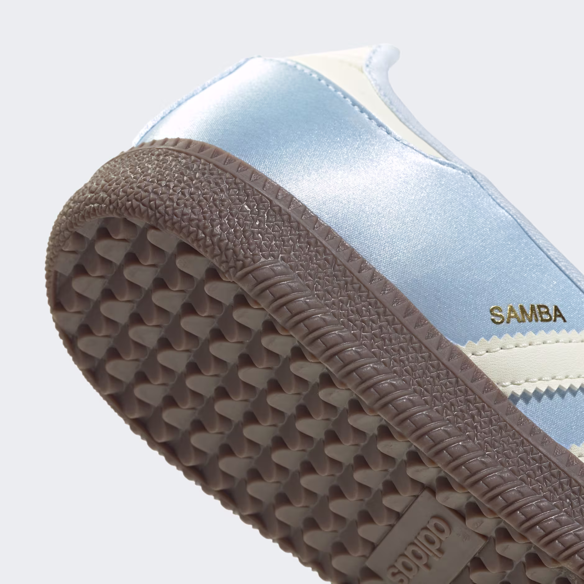 Adidas ქალის სპორტული ფეხსაცმელი