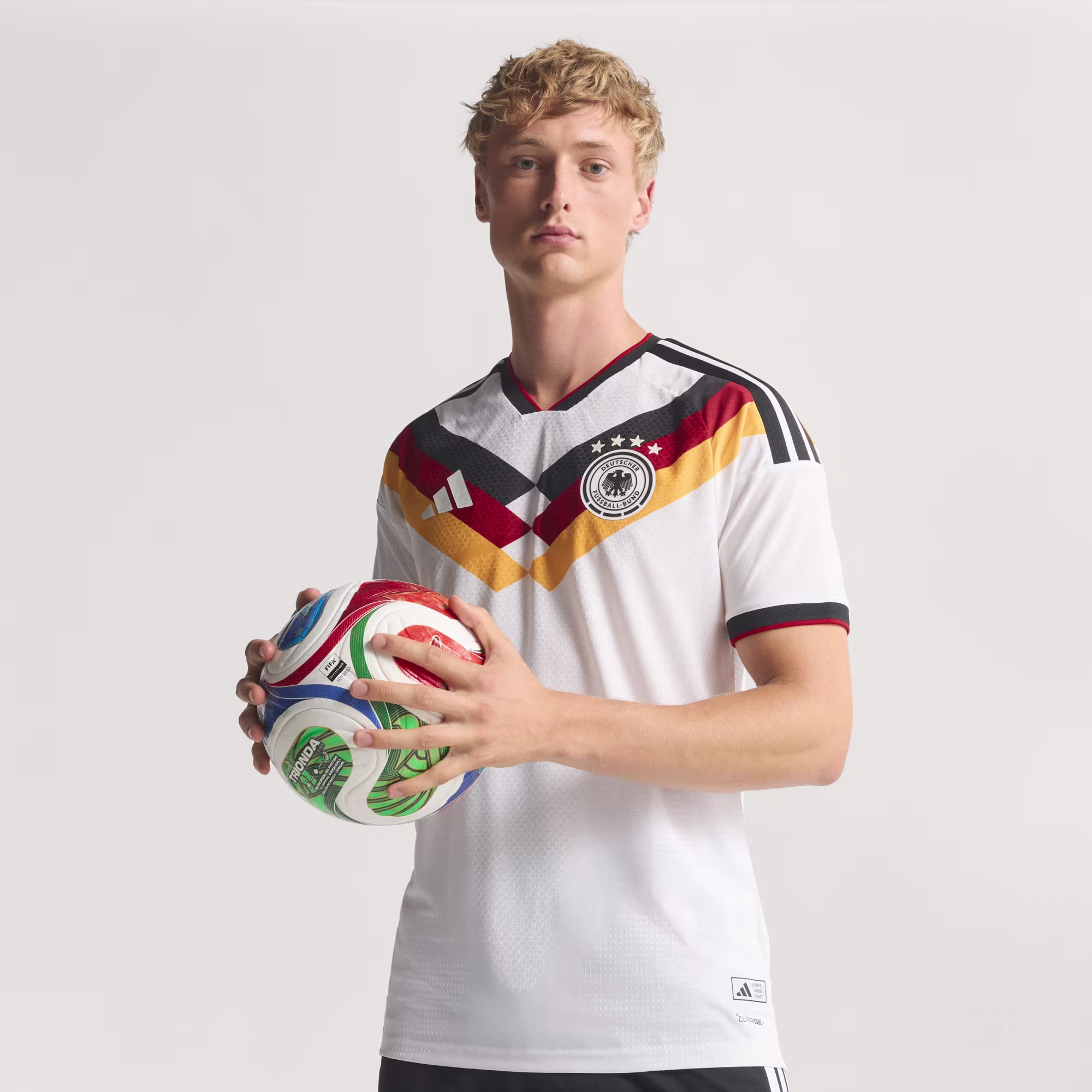 Adidas მამაკაცის მაისური