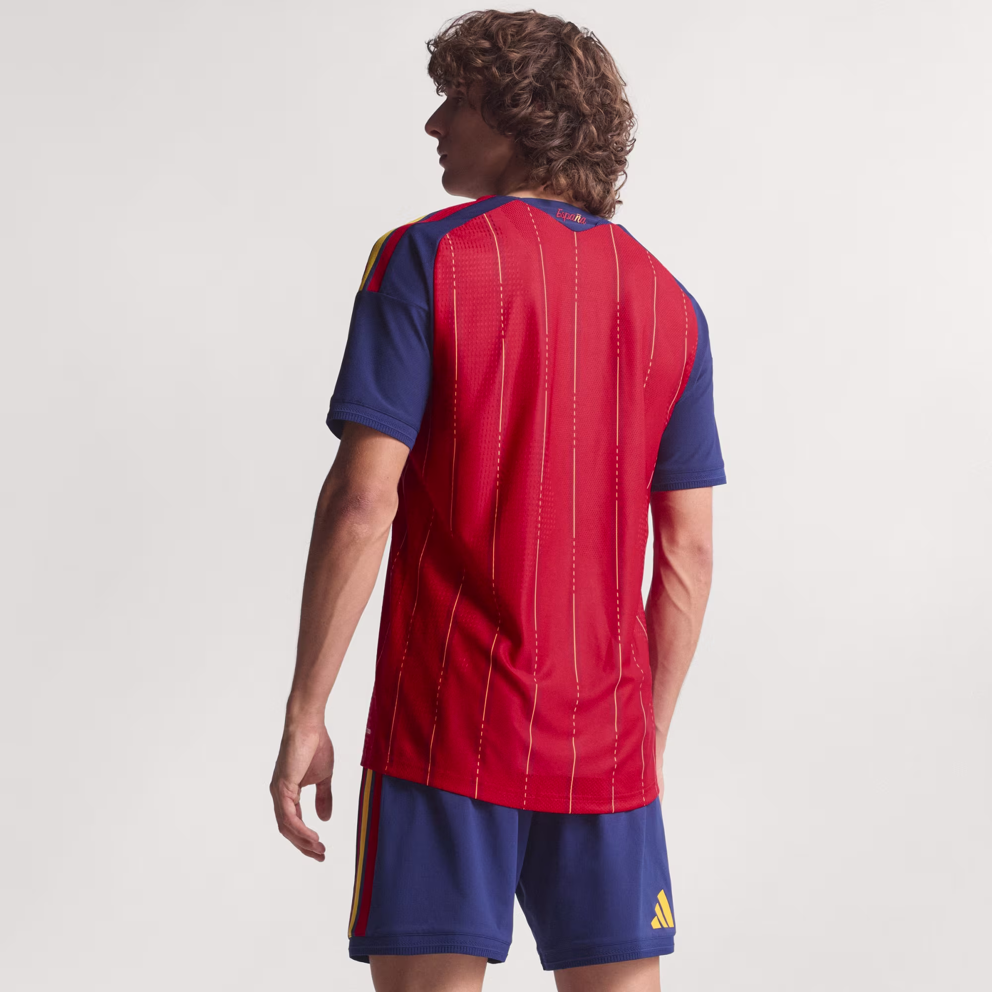 Adidas მამაკაცის მაისური