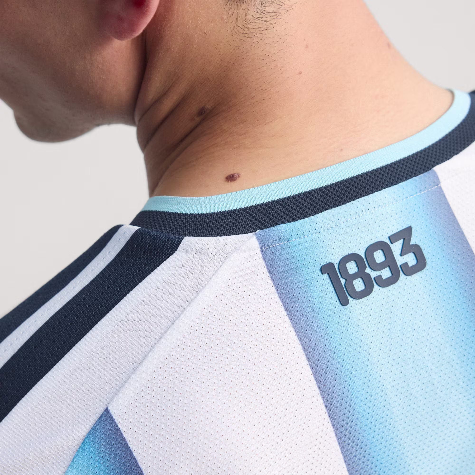 Adidas მამაკაცის მაისური